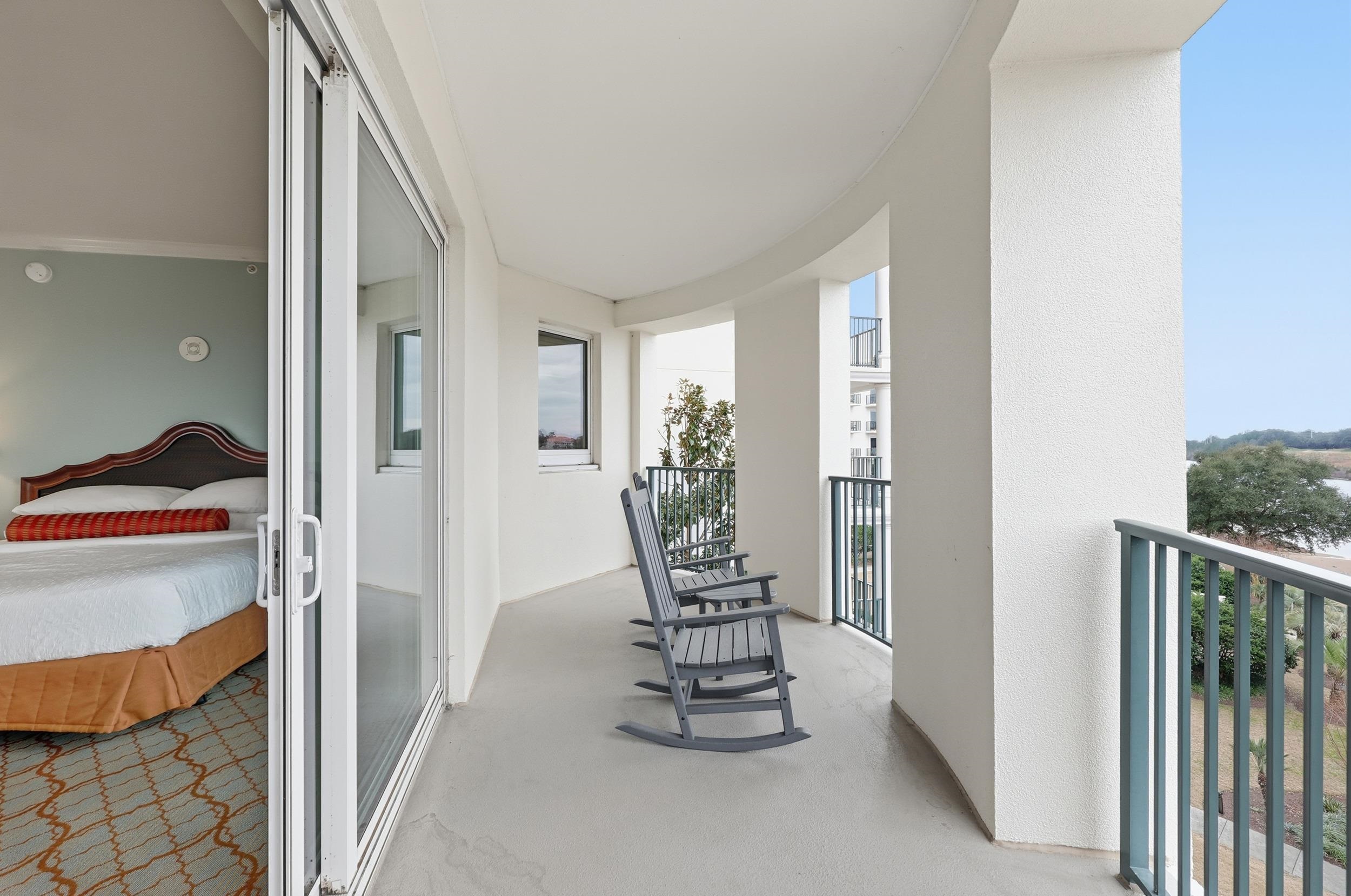 8121 Amalfi Pl. Unit: 4-404