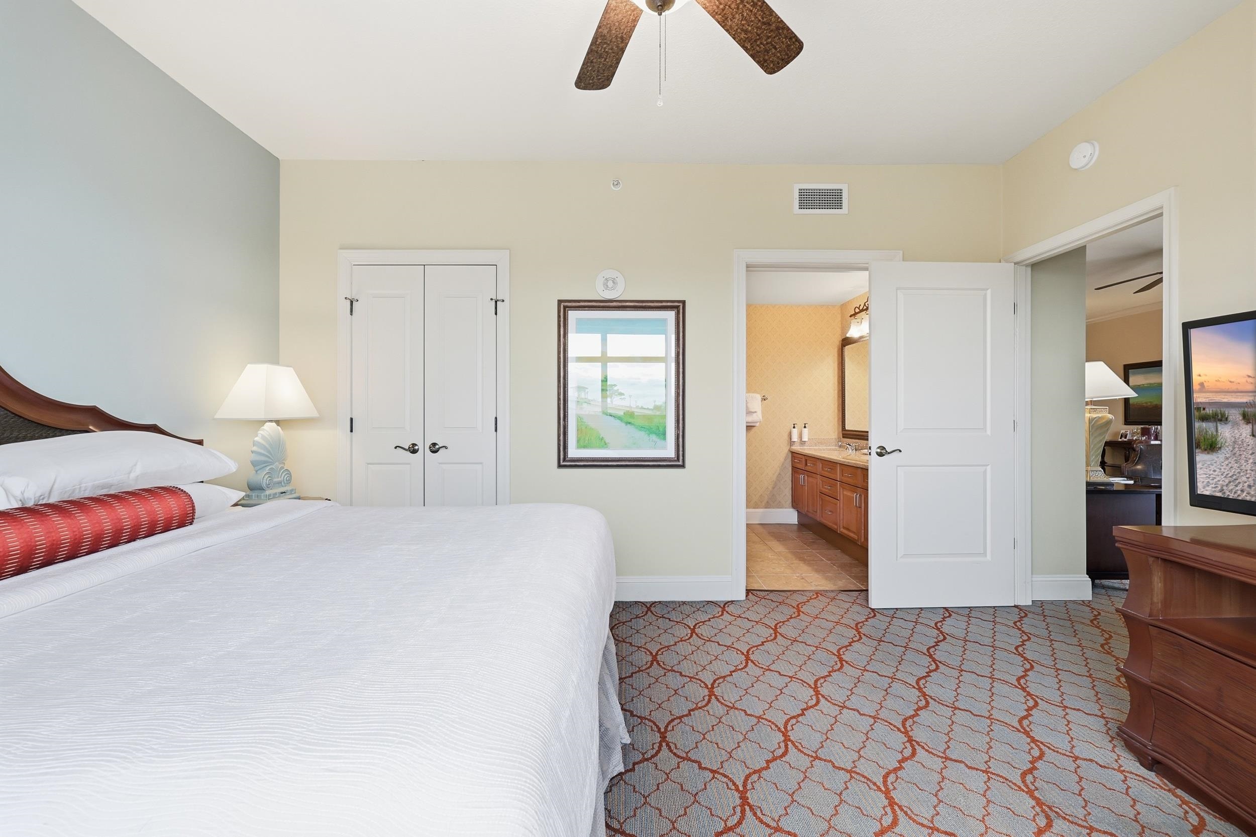 8121 Amalfi Pl. Unit: 4-404