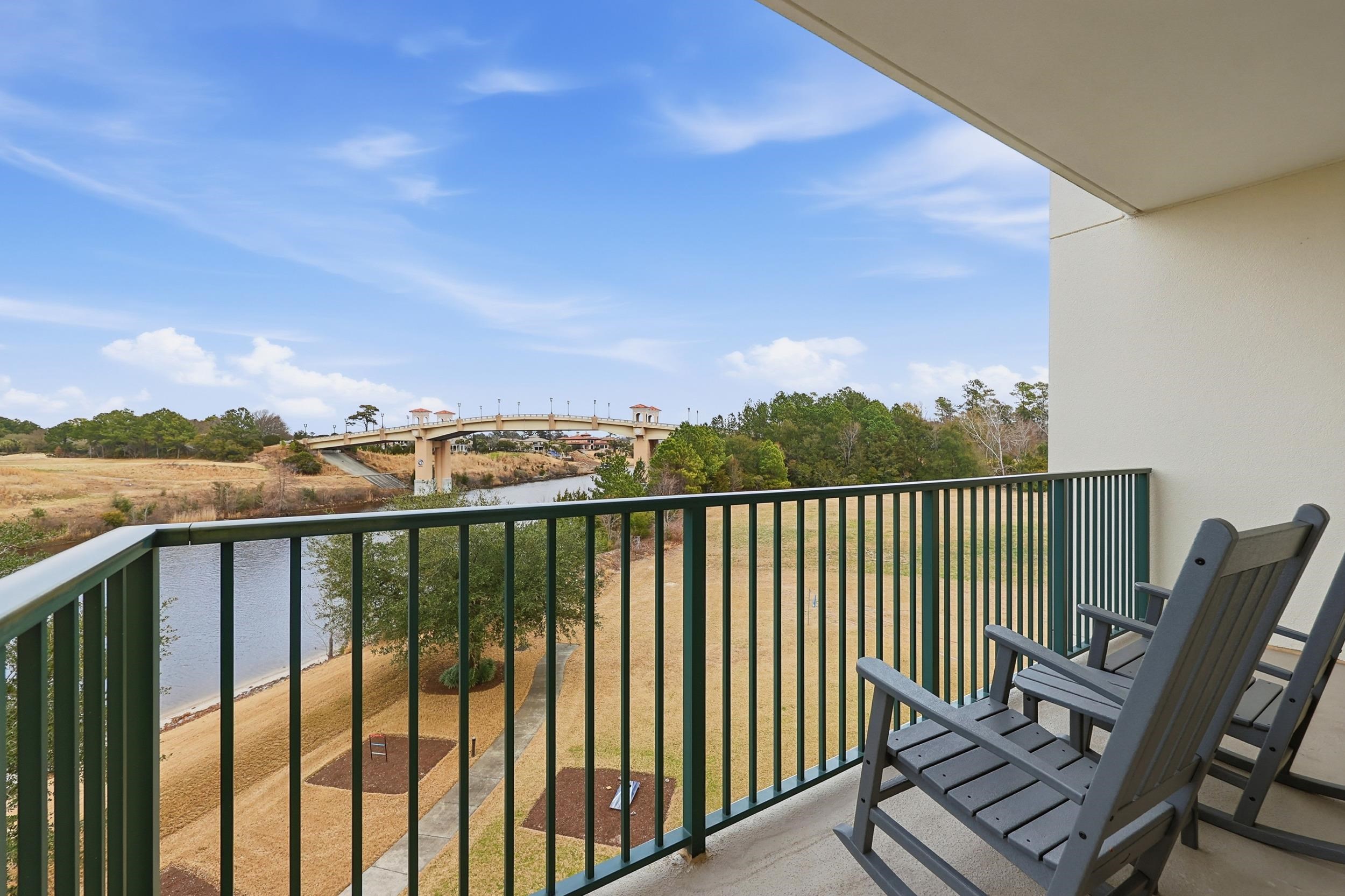 8121 Amalfi Pl. Unit: 4-404