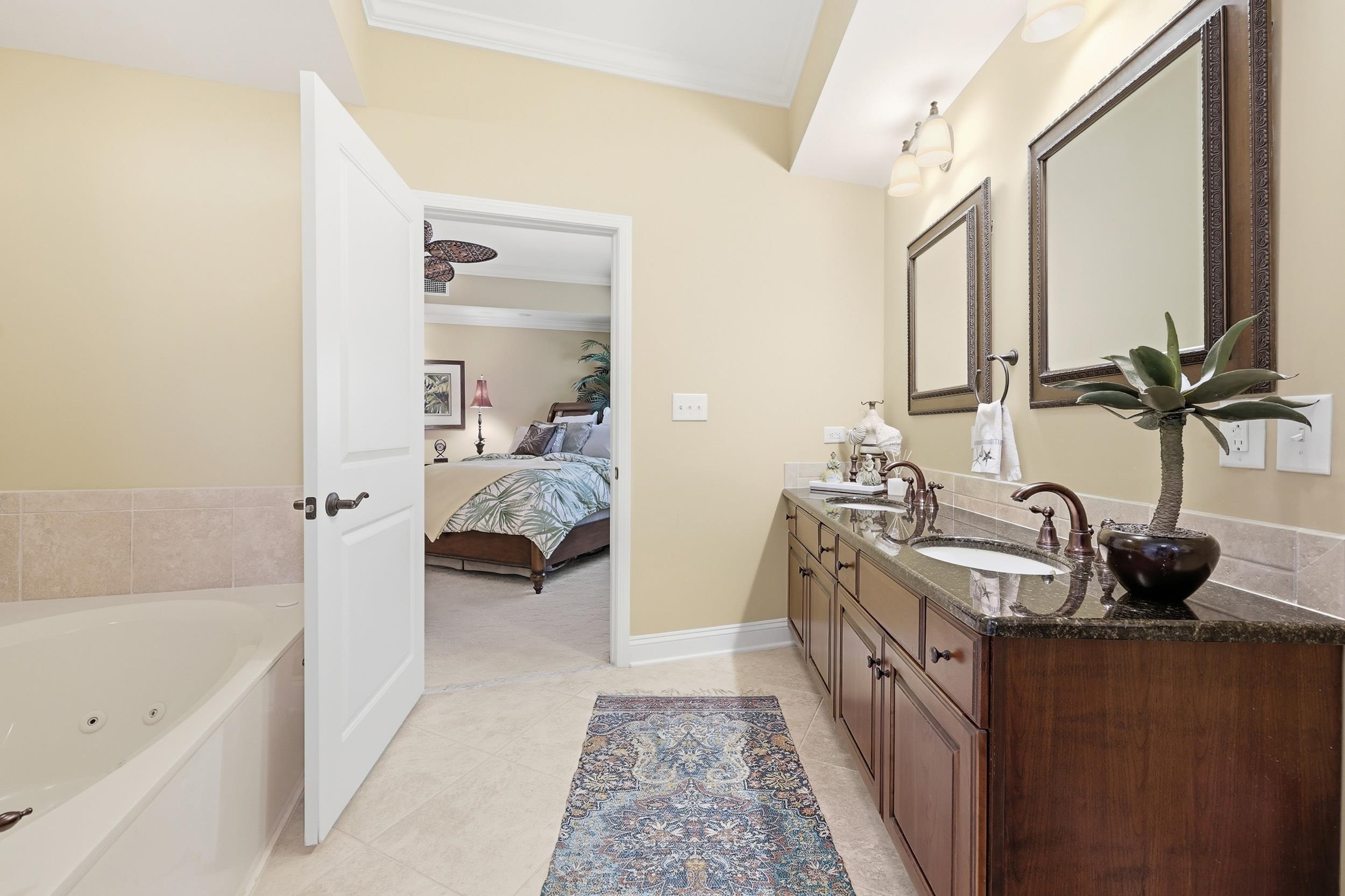 9547 Edgerton Dr. Unit: #606