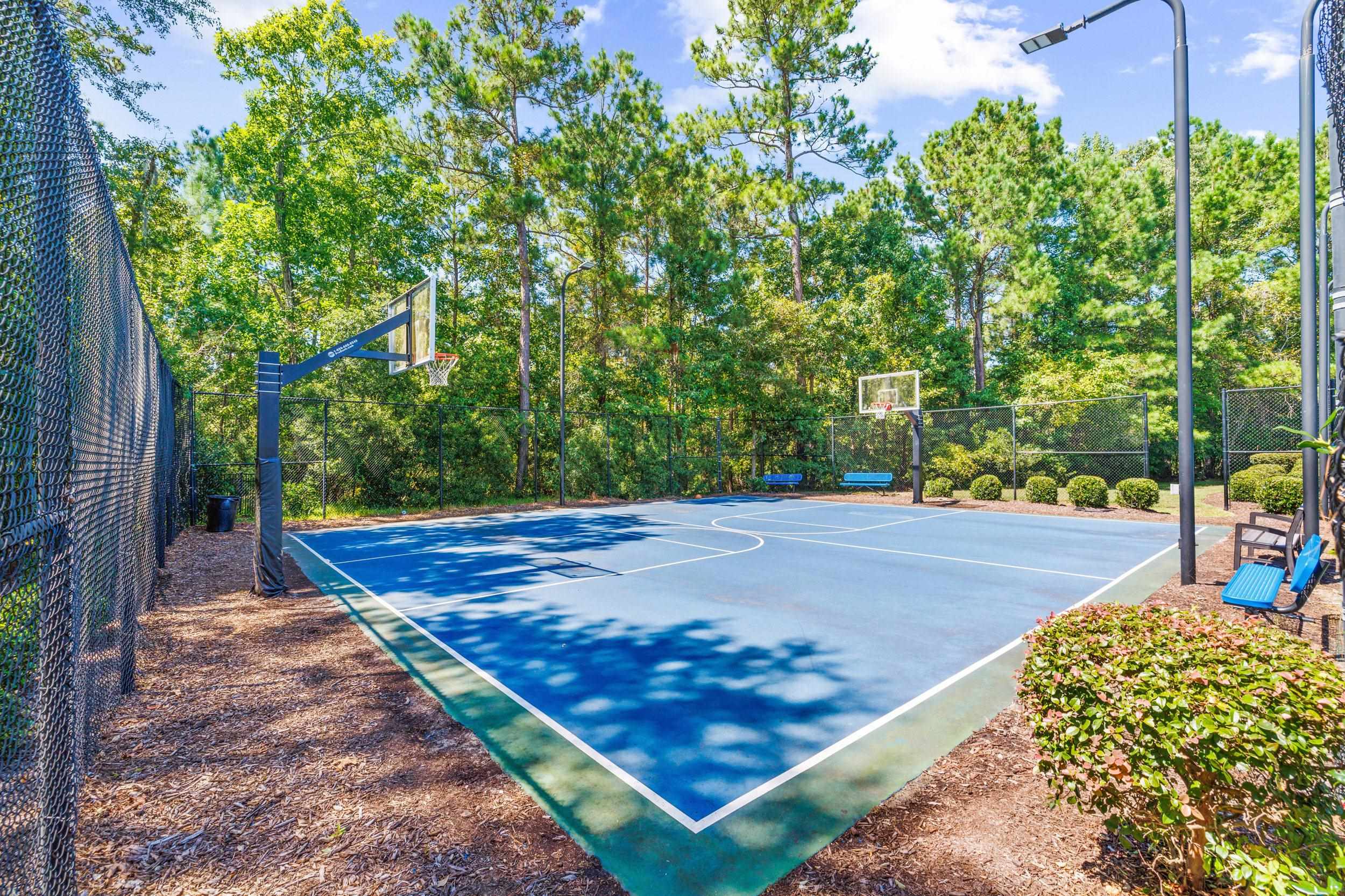 2851 McLeod Ln.