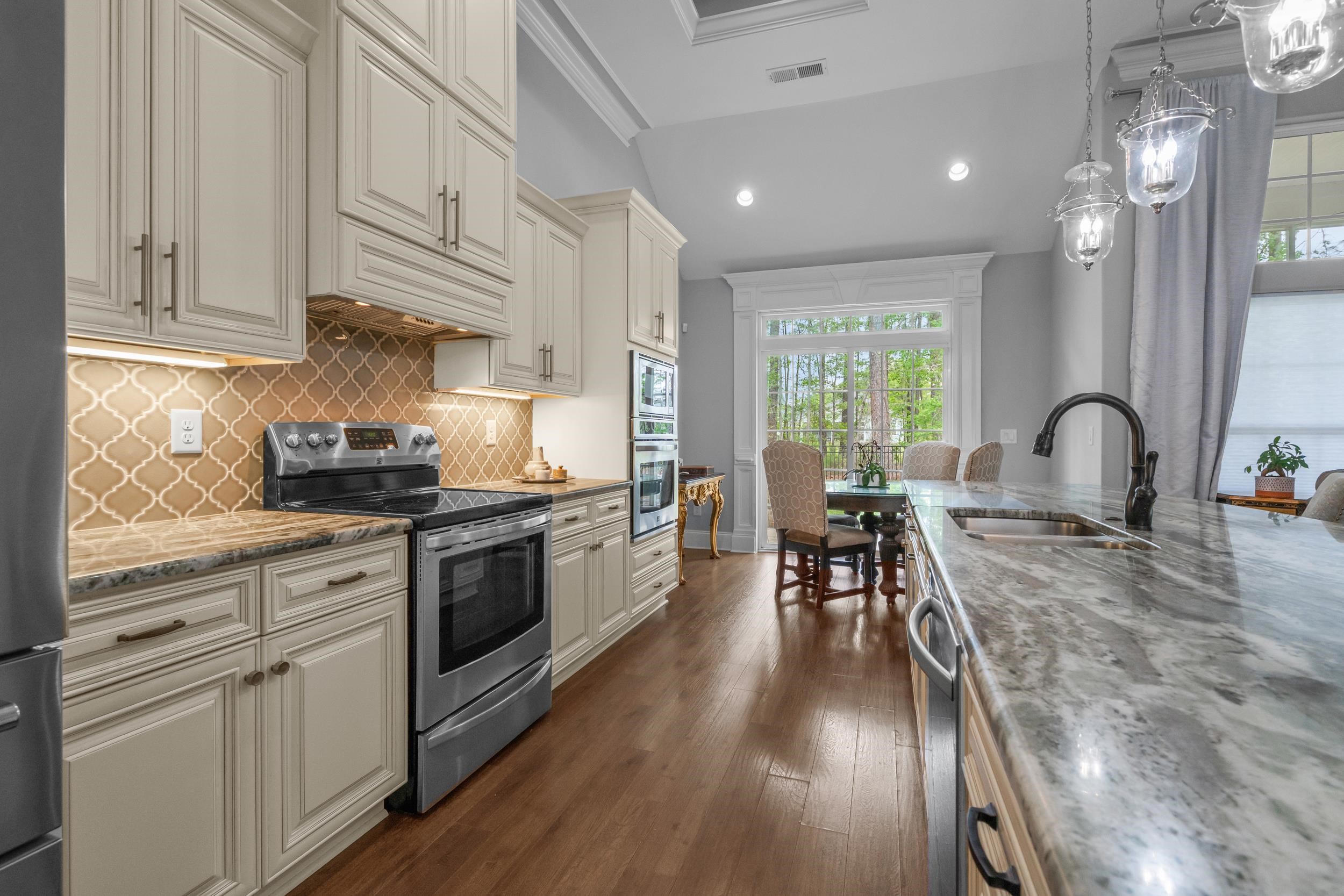 2851 McLeod Ln.
