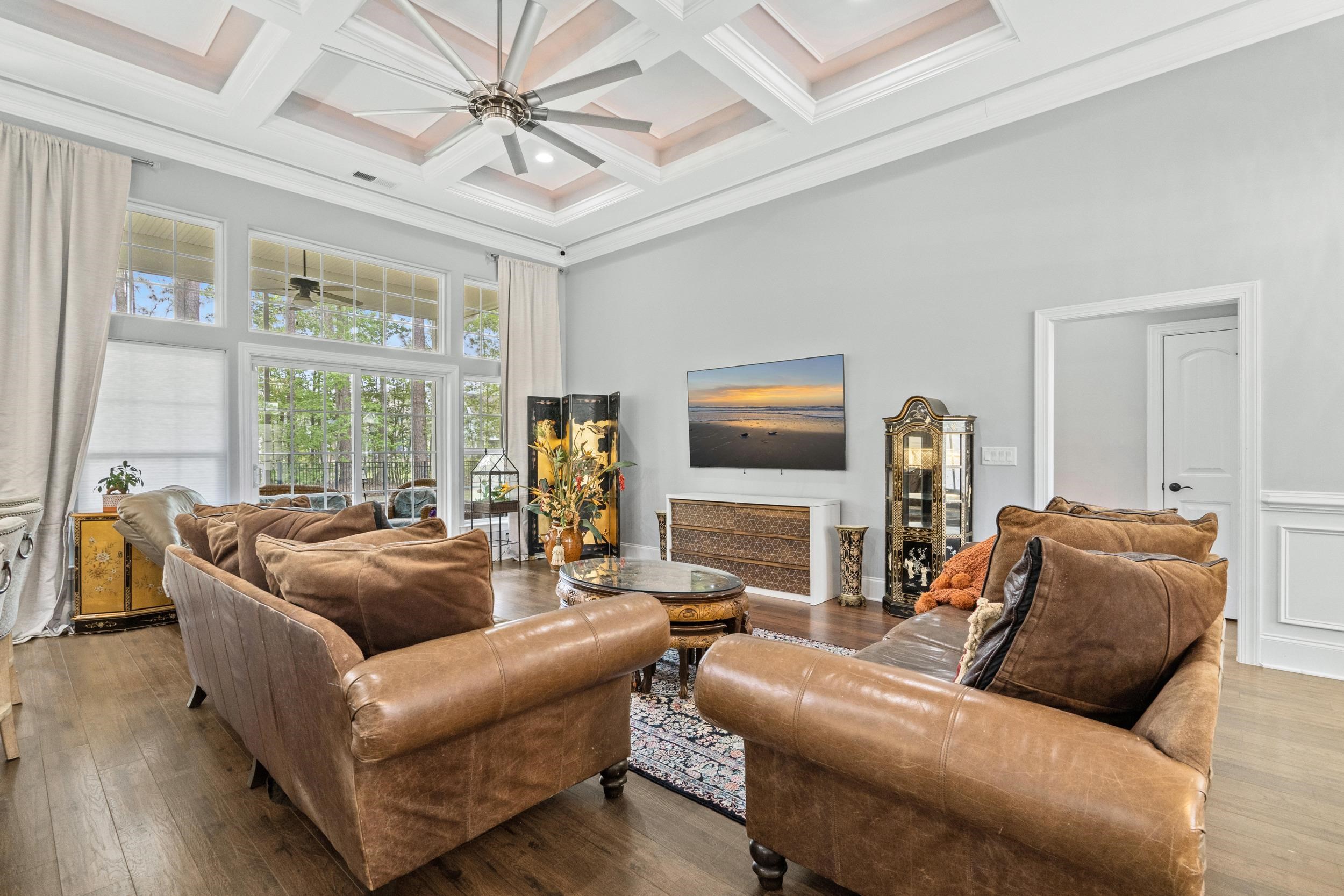 2851 McLeod Ln.