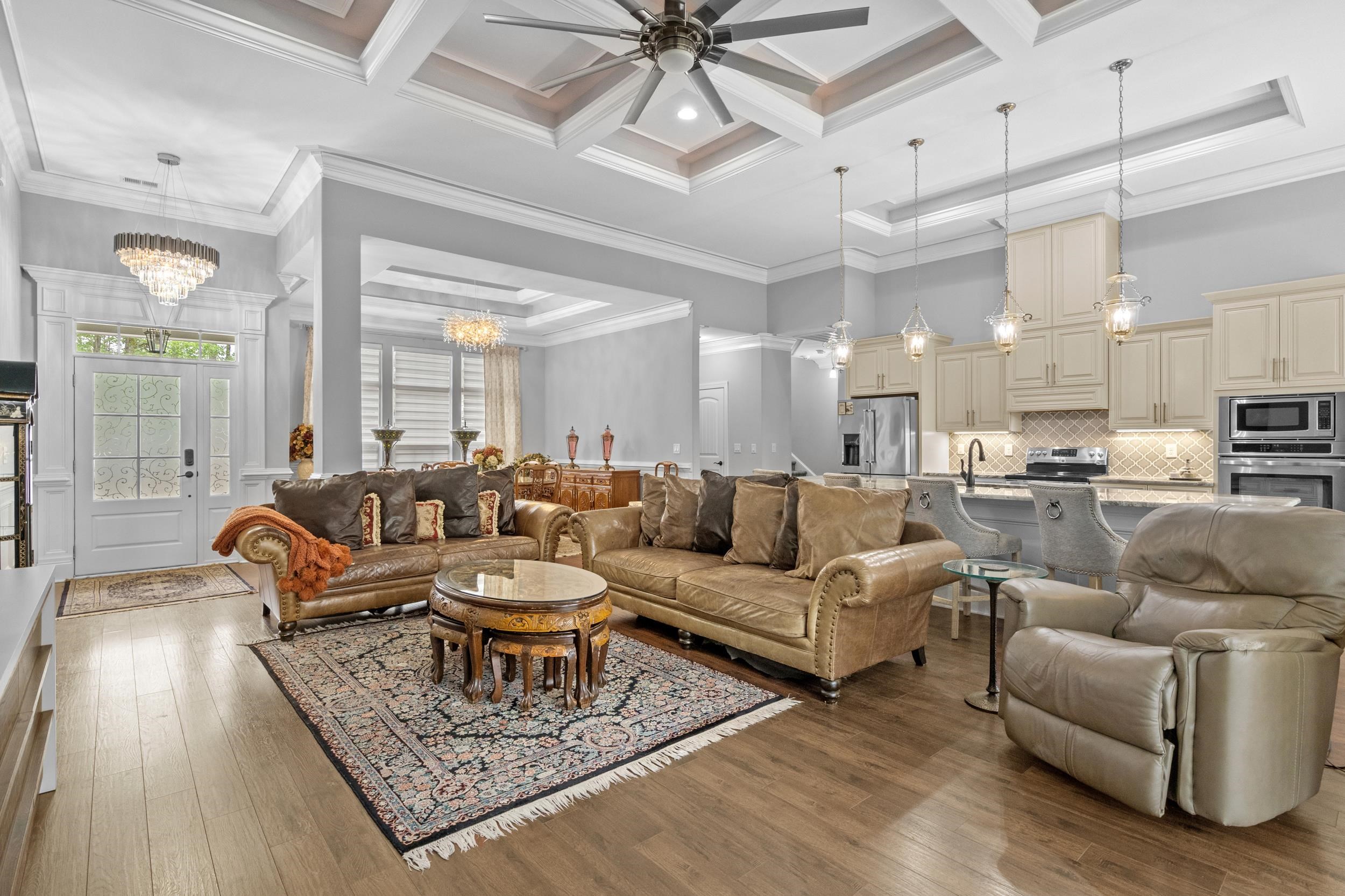 2851 McLeod Ln.