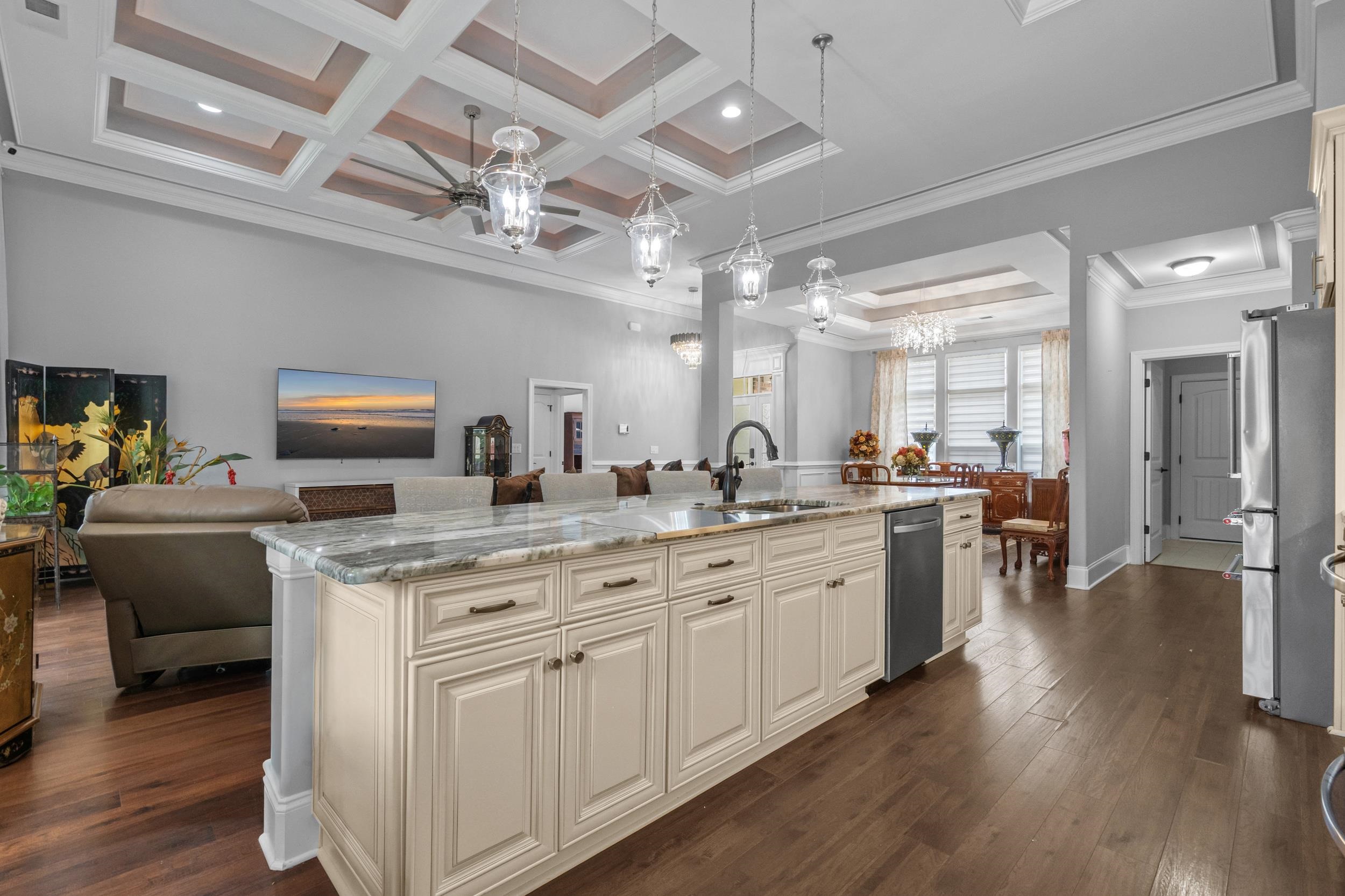 2851 McLeod Ln.