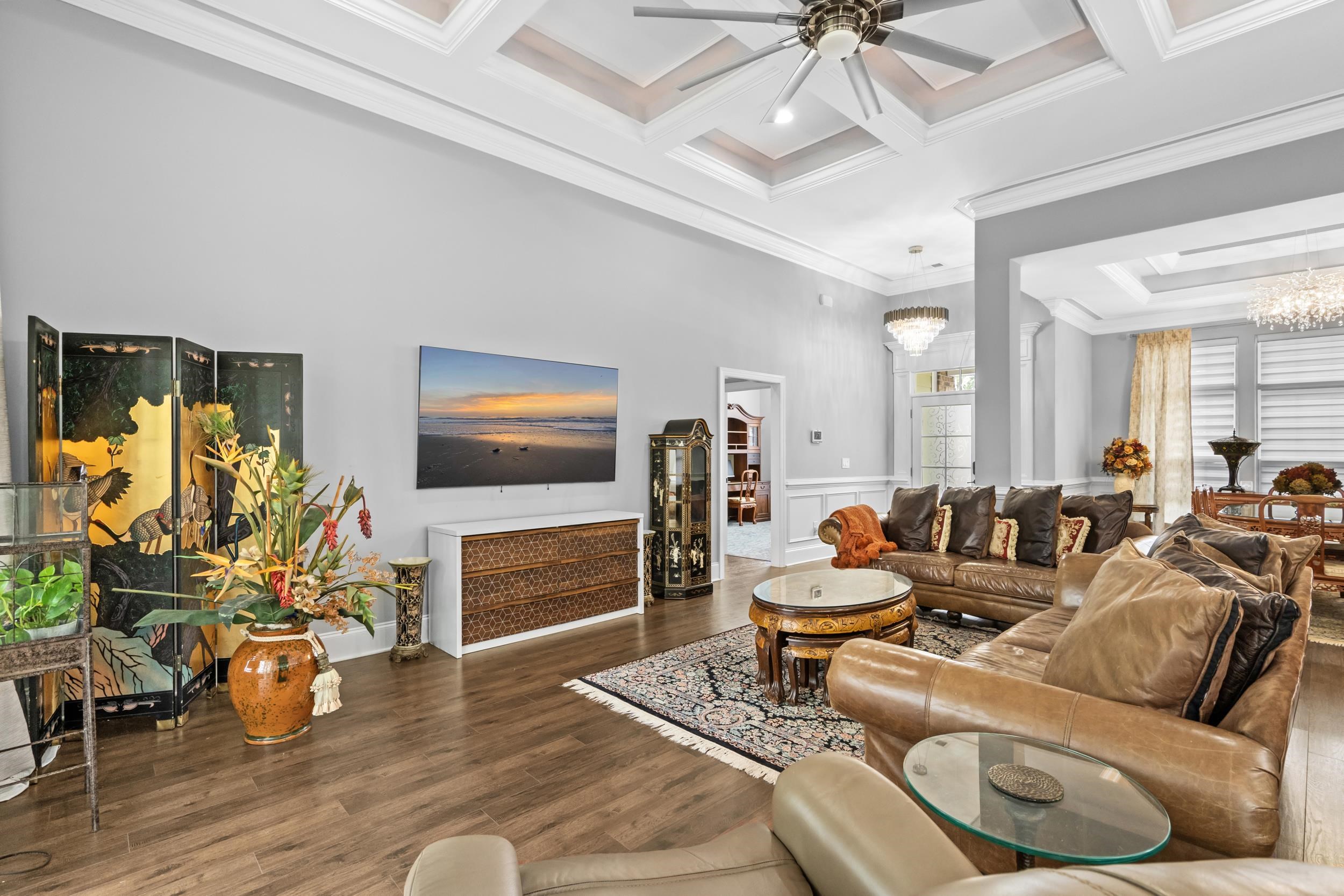 2851 McLeod Ln.