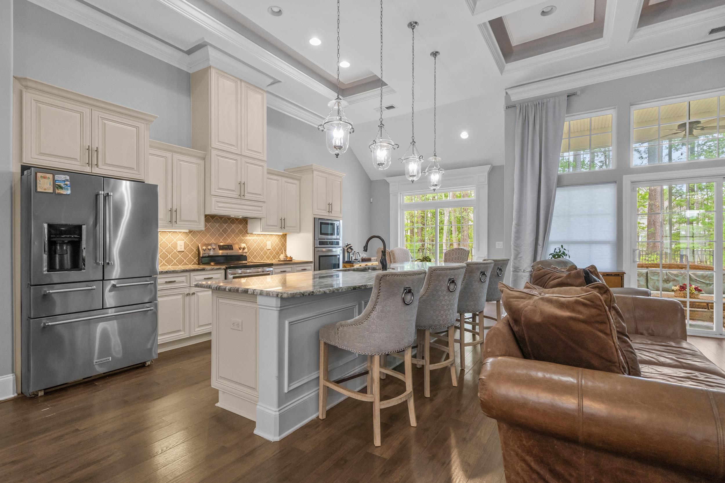 2851 McLeod Ln.