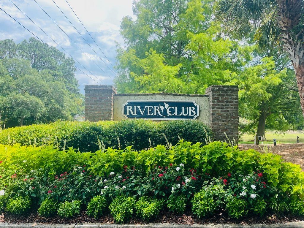 301 Club Circle Unit: 1-26