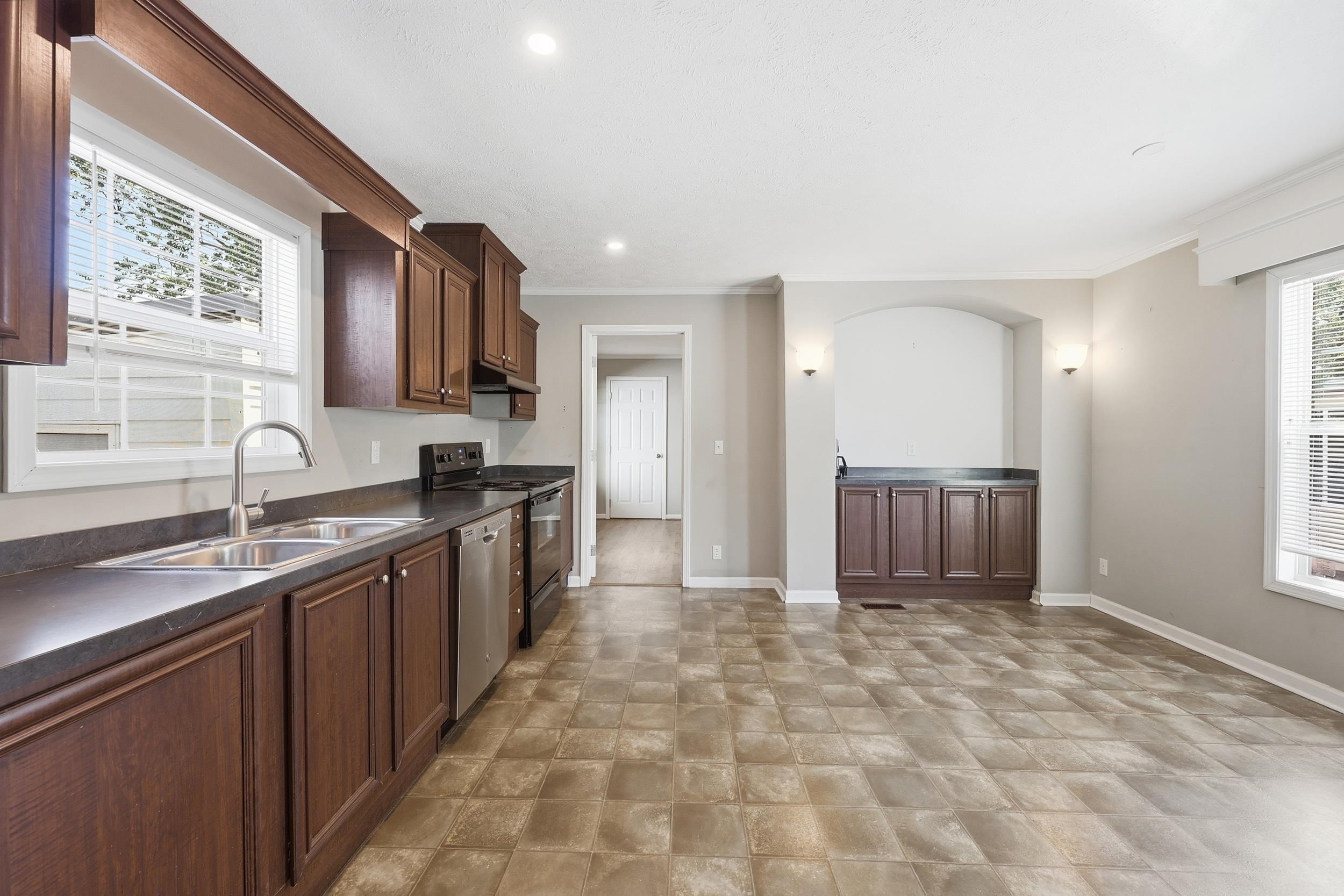 87 Beacon Ct.