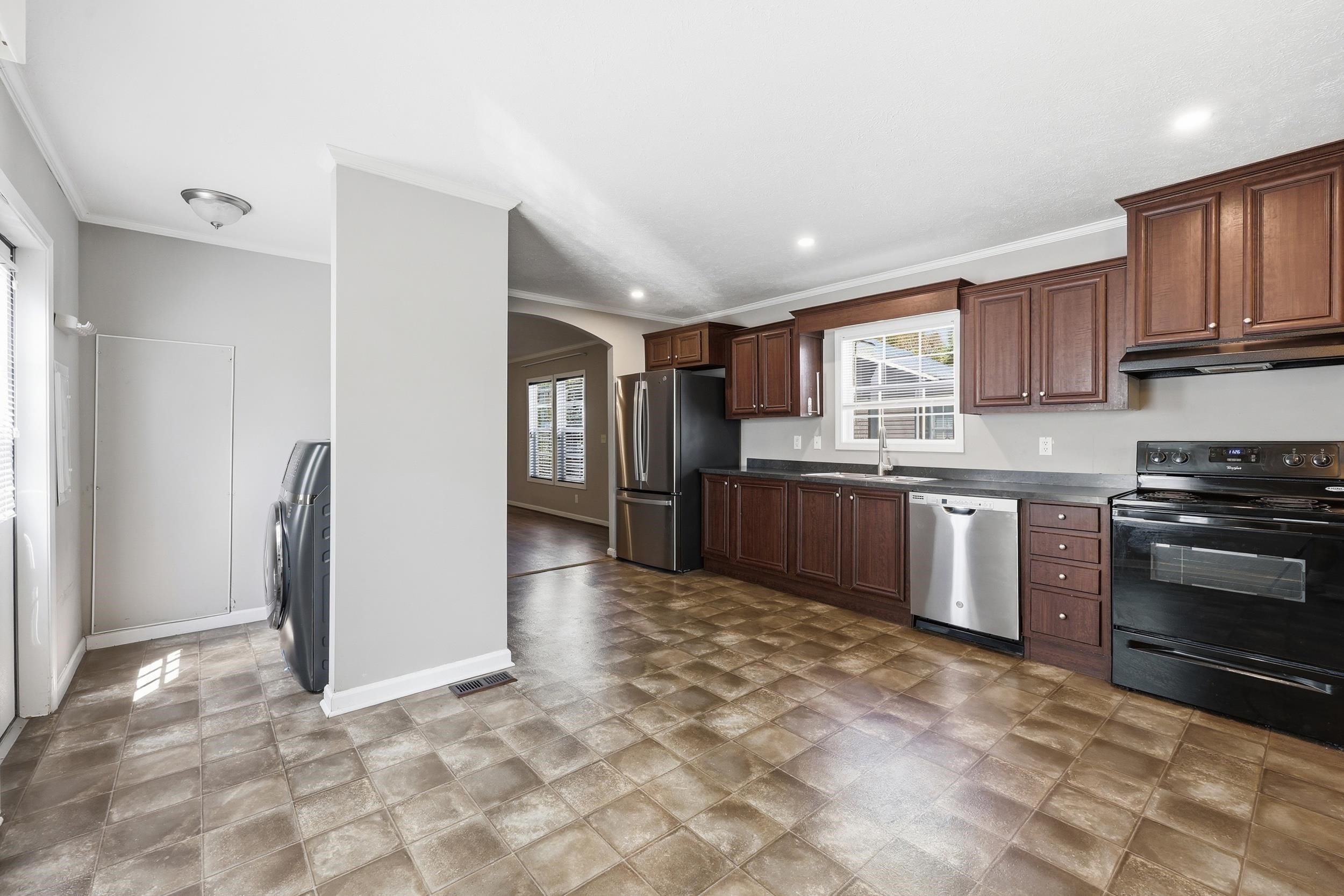 87 Beacon Ct.