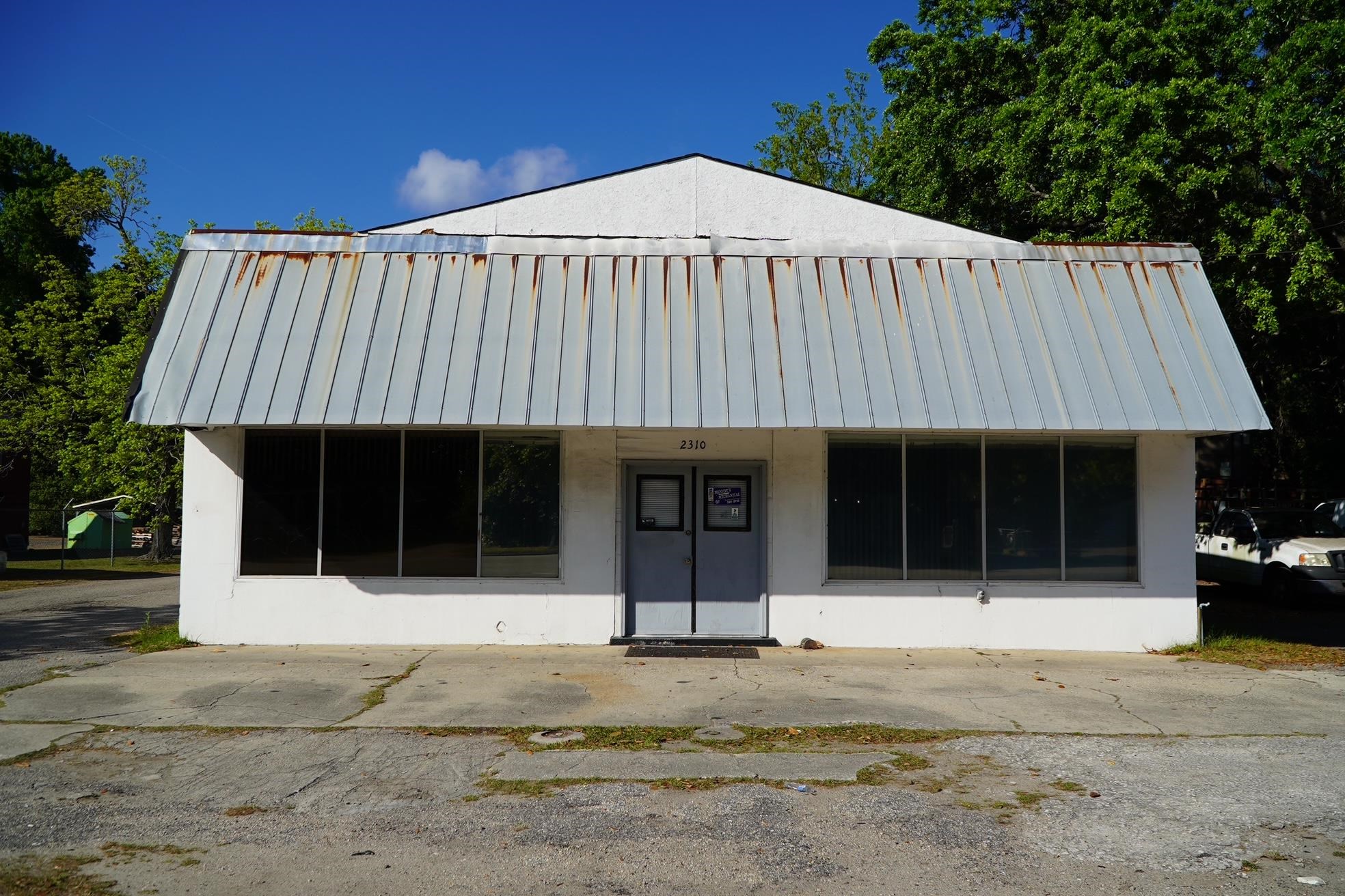 2304 Highmarket St.