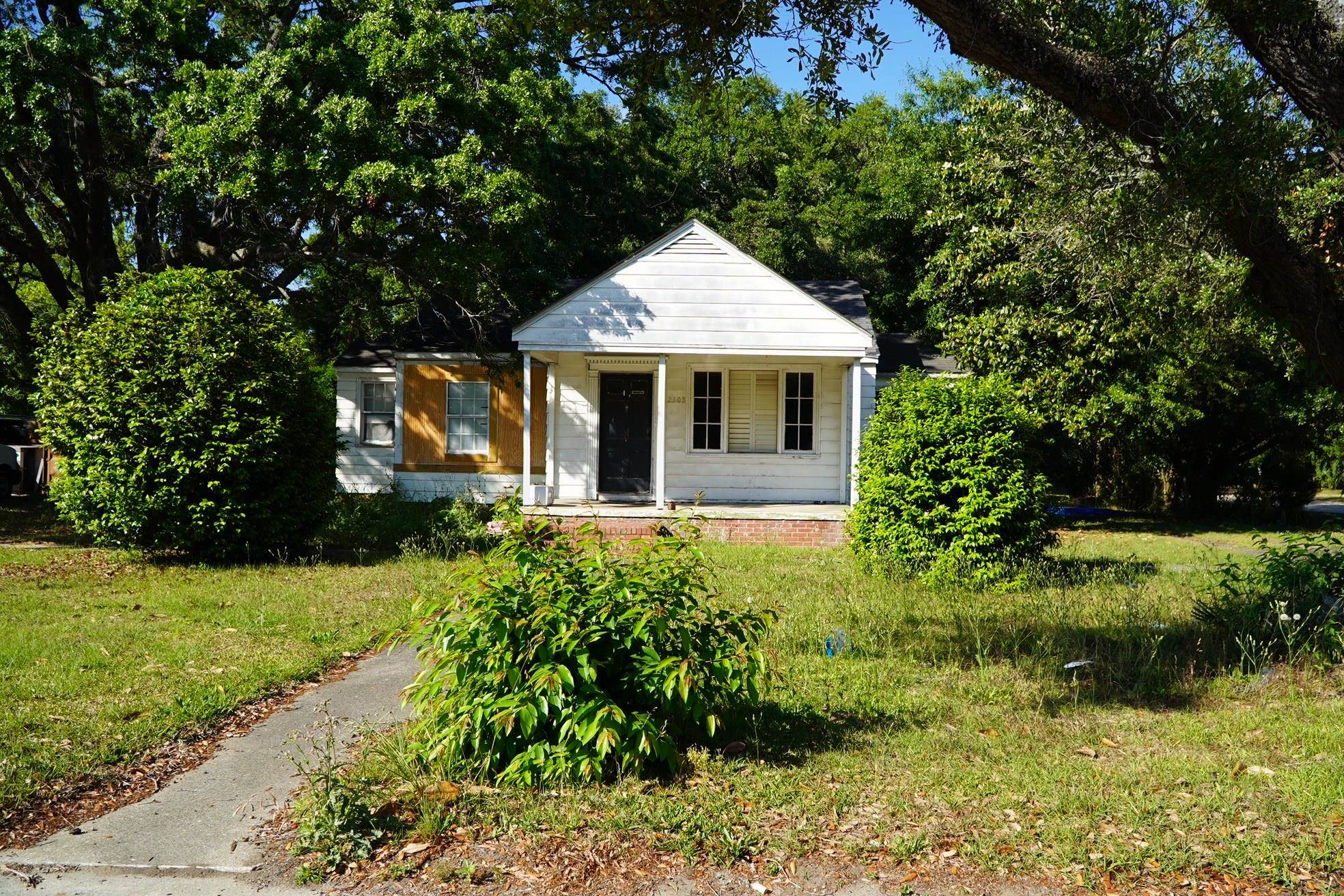 2304 Highmarket St.