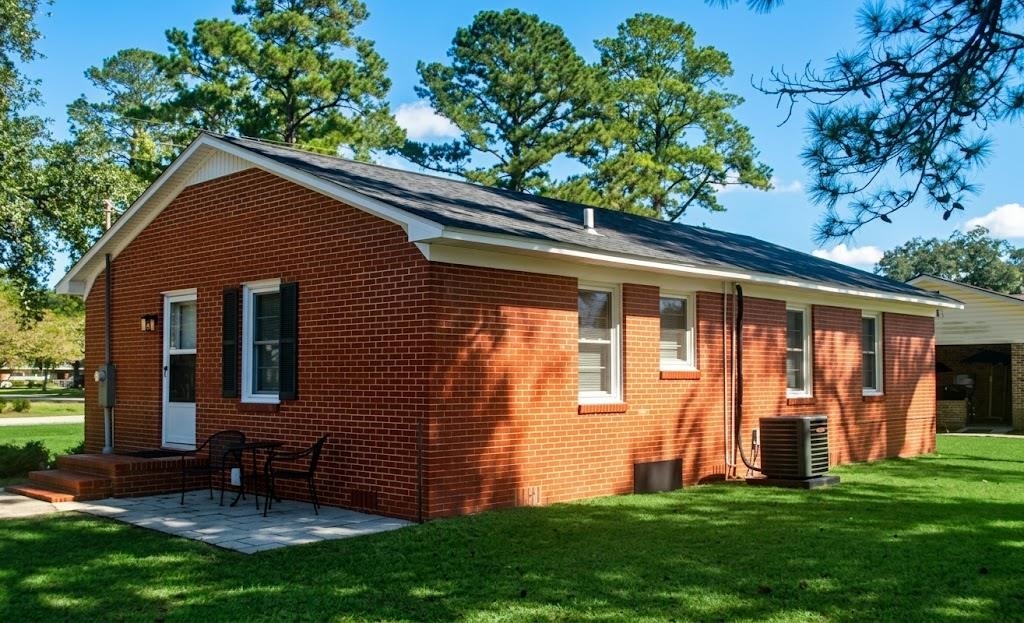 396 Lakewood Ave.