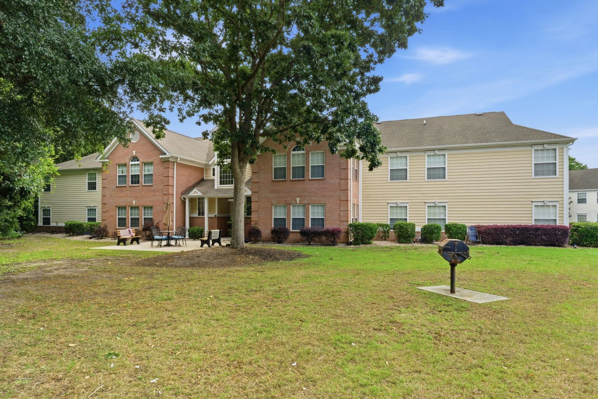 4390 Daphne Ln. Unit: D