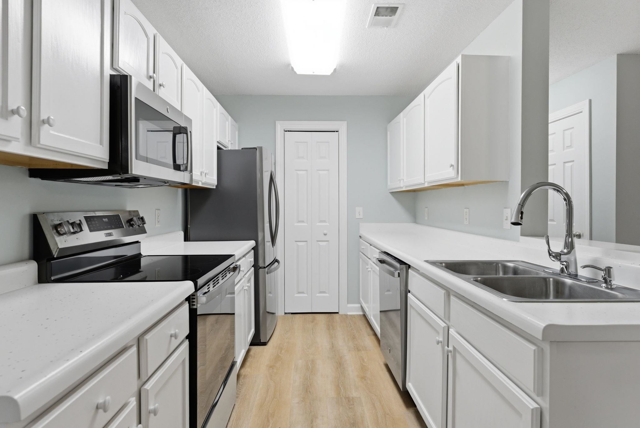 4390 Daphne Ln. Unit: D