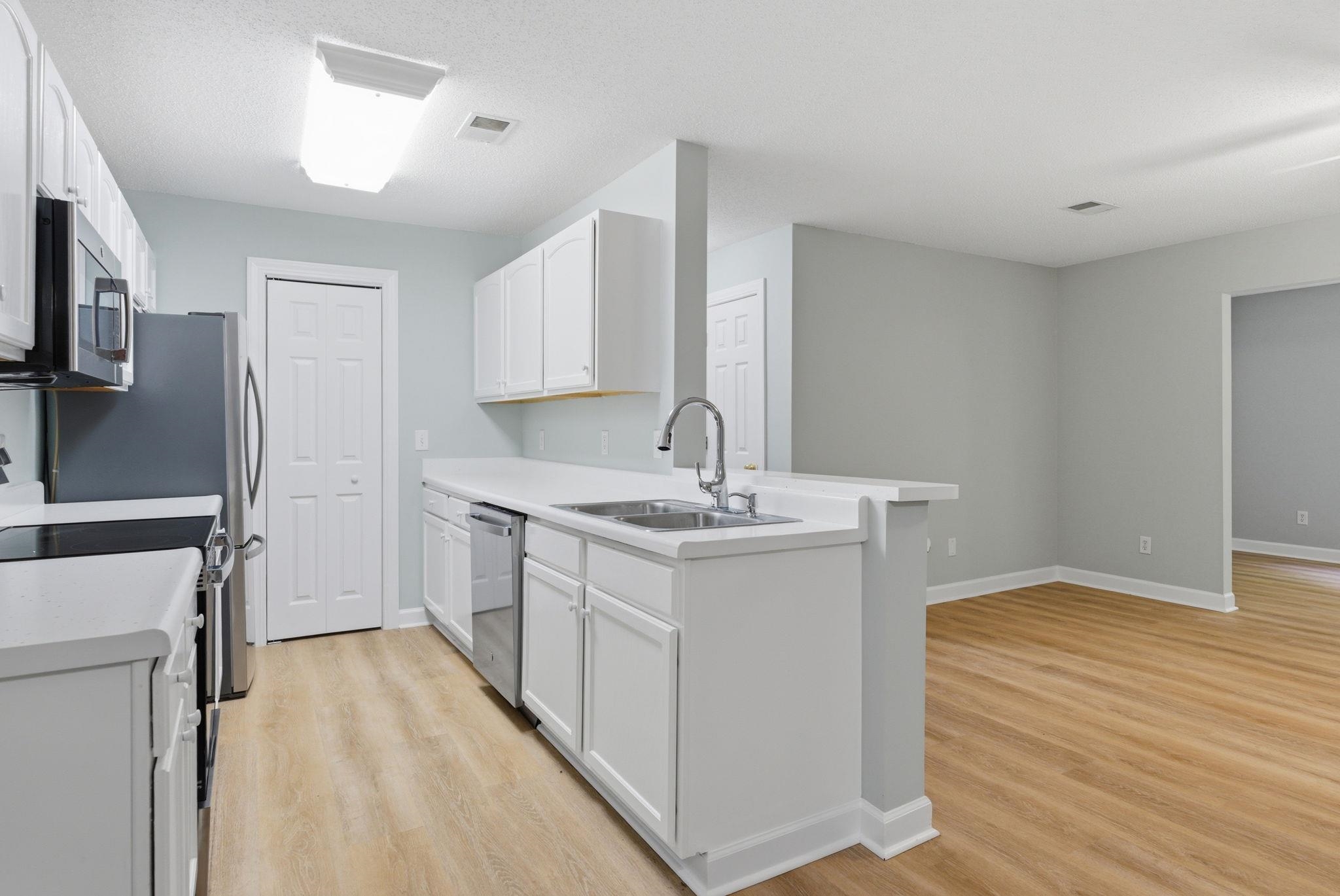 4390 Daphne Ln. Unit: D