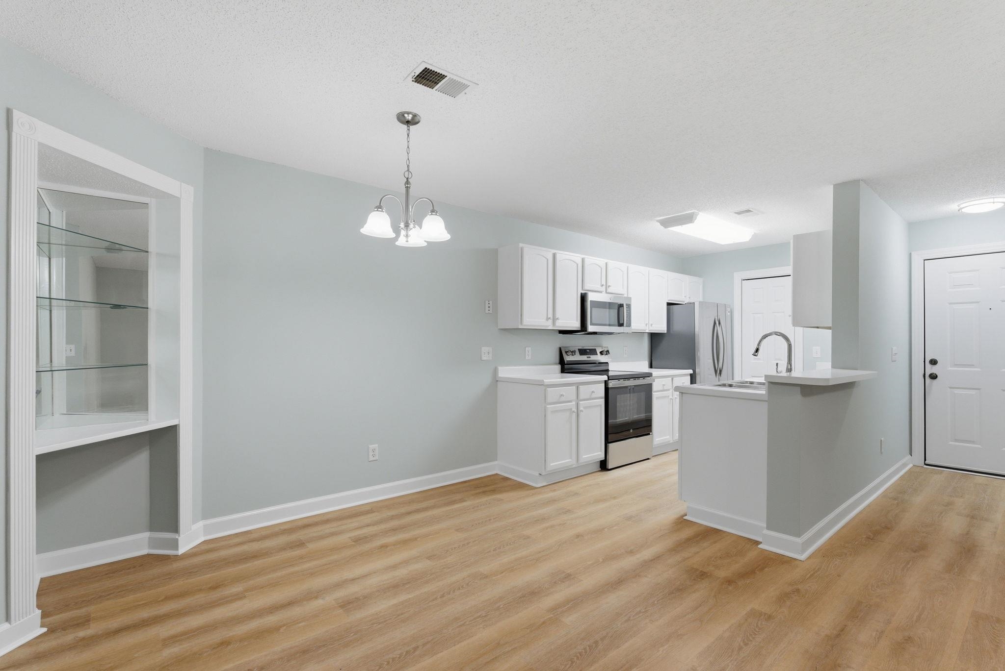 4390 Daphne Ln. Unit: D