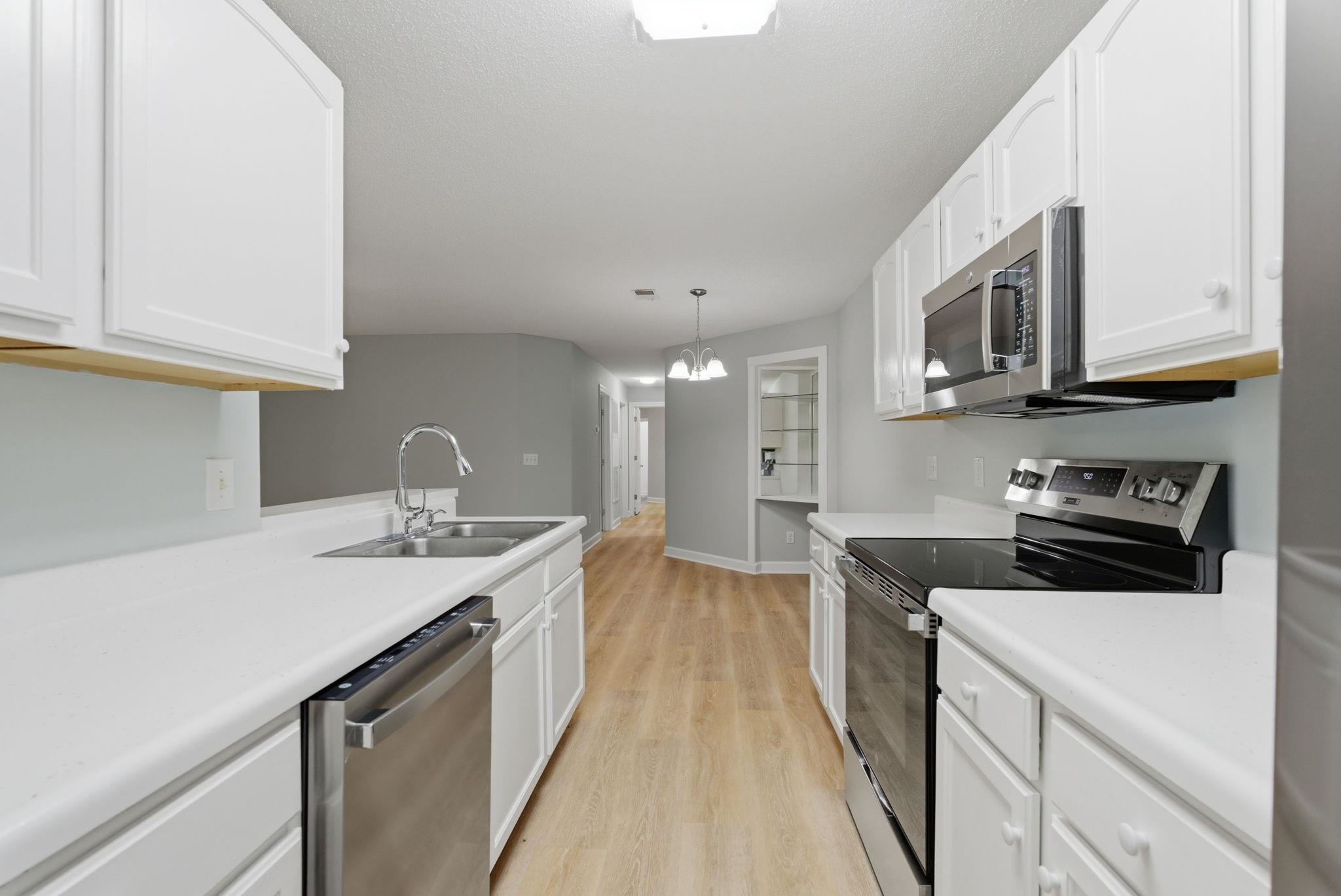 4390 Daphne Ln. Unit: D