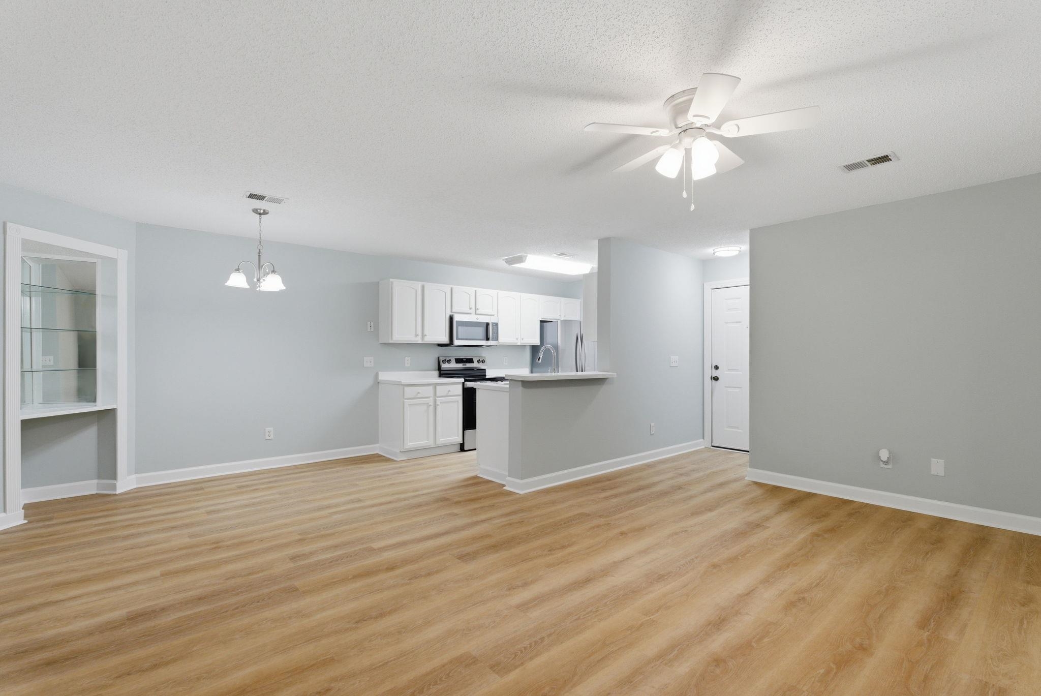 4390 Daphne Ln. Unit: D