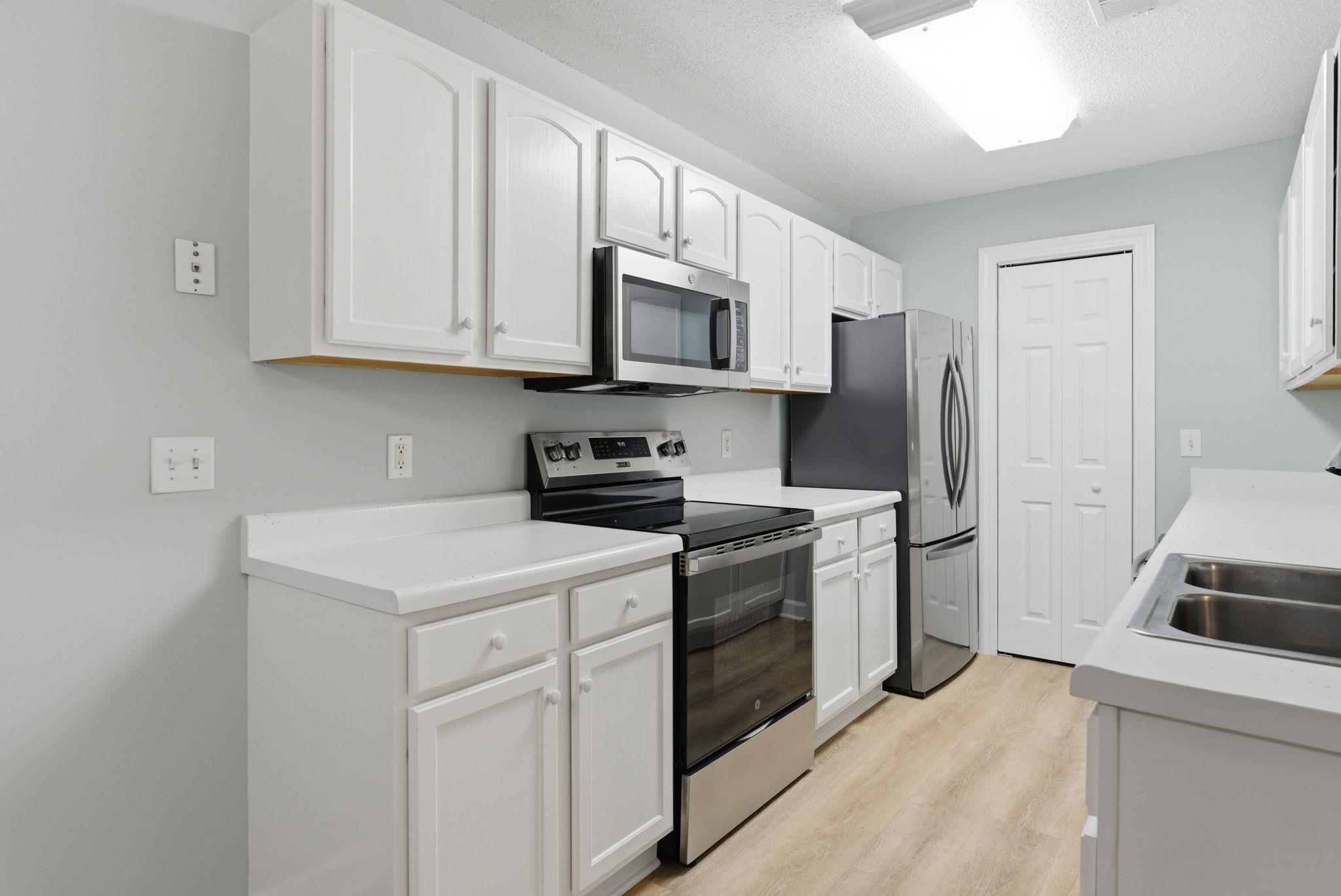 4390 Daphne Ln. Unit: D