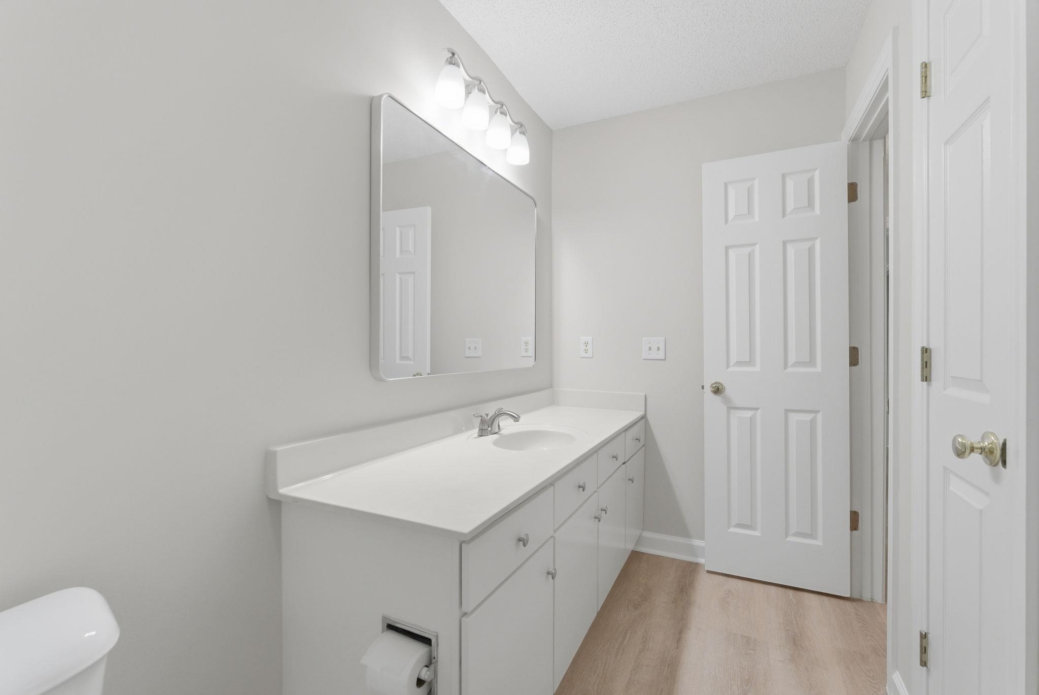 4390 Daphne Ln. Unit: D