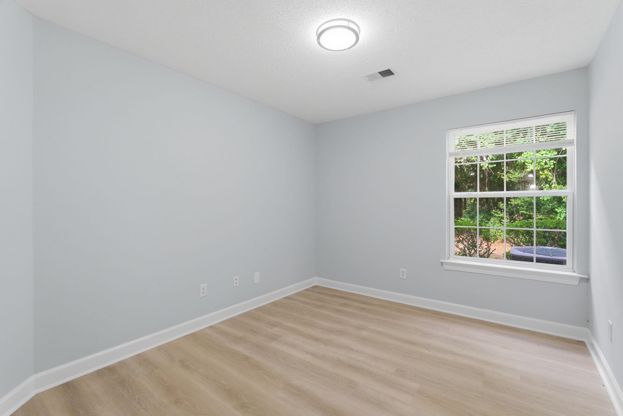 4390 Daphne Ln. Unit: D