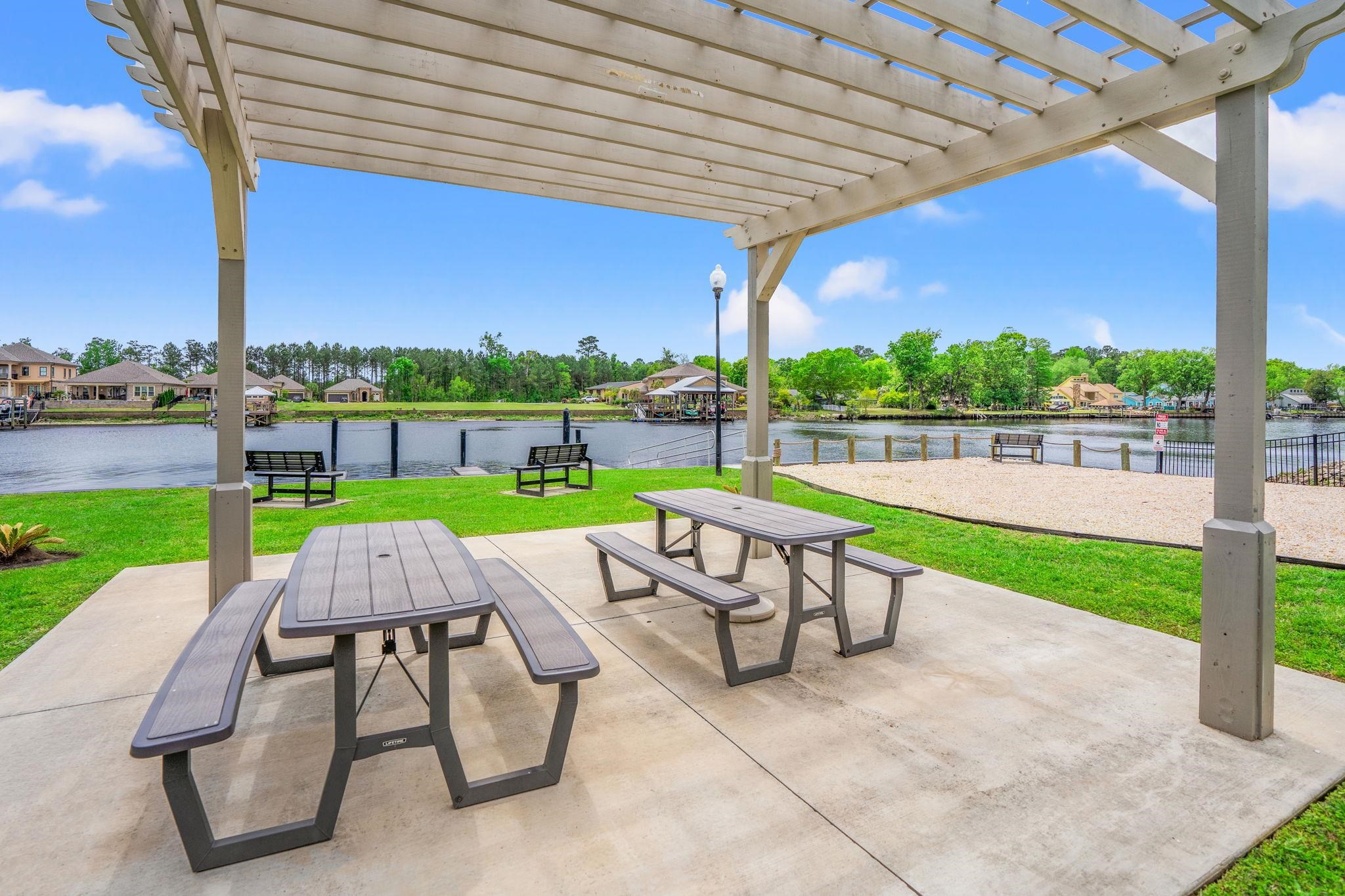 813 Covelo Ln.