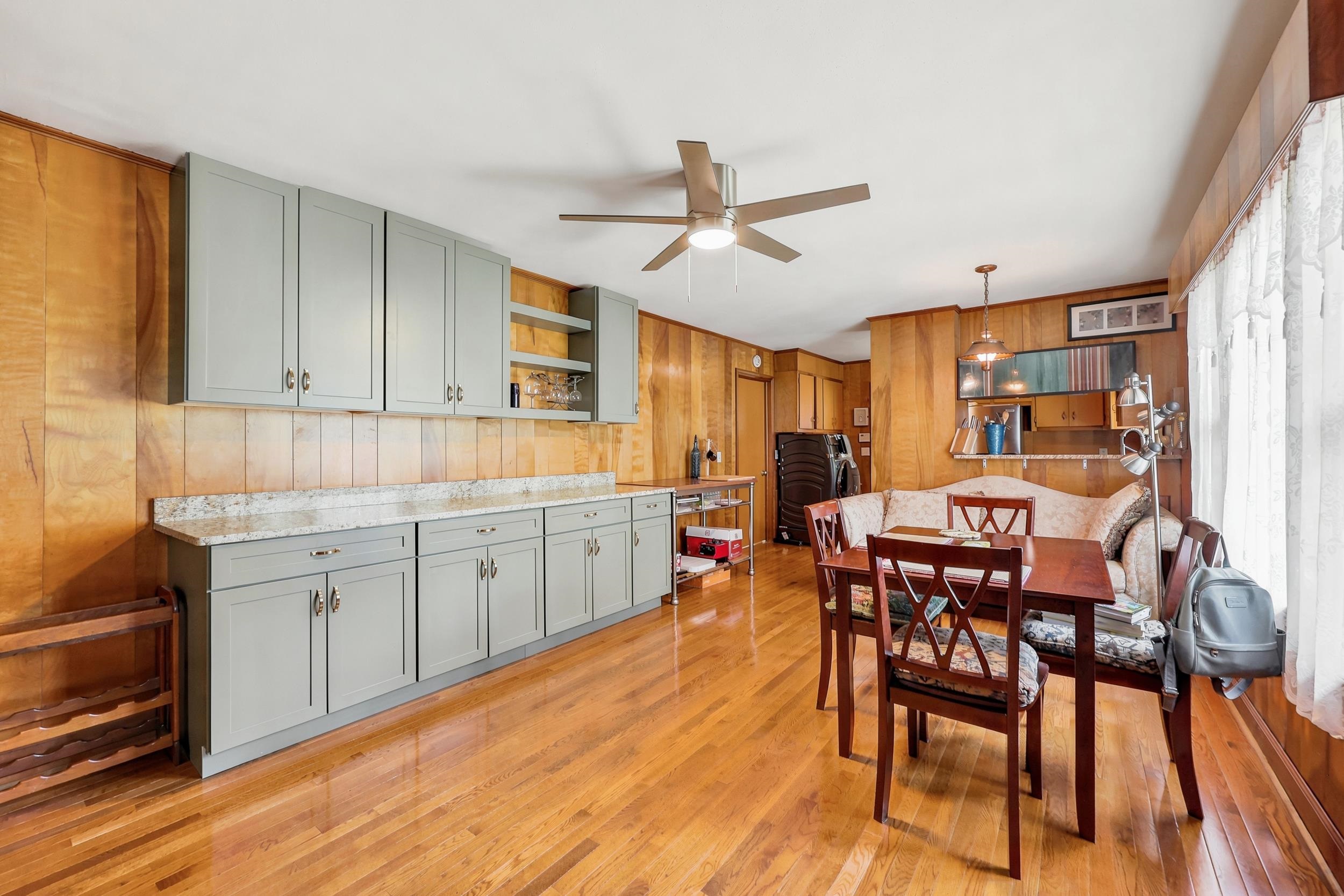 205 W Raft St.