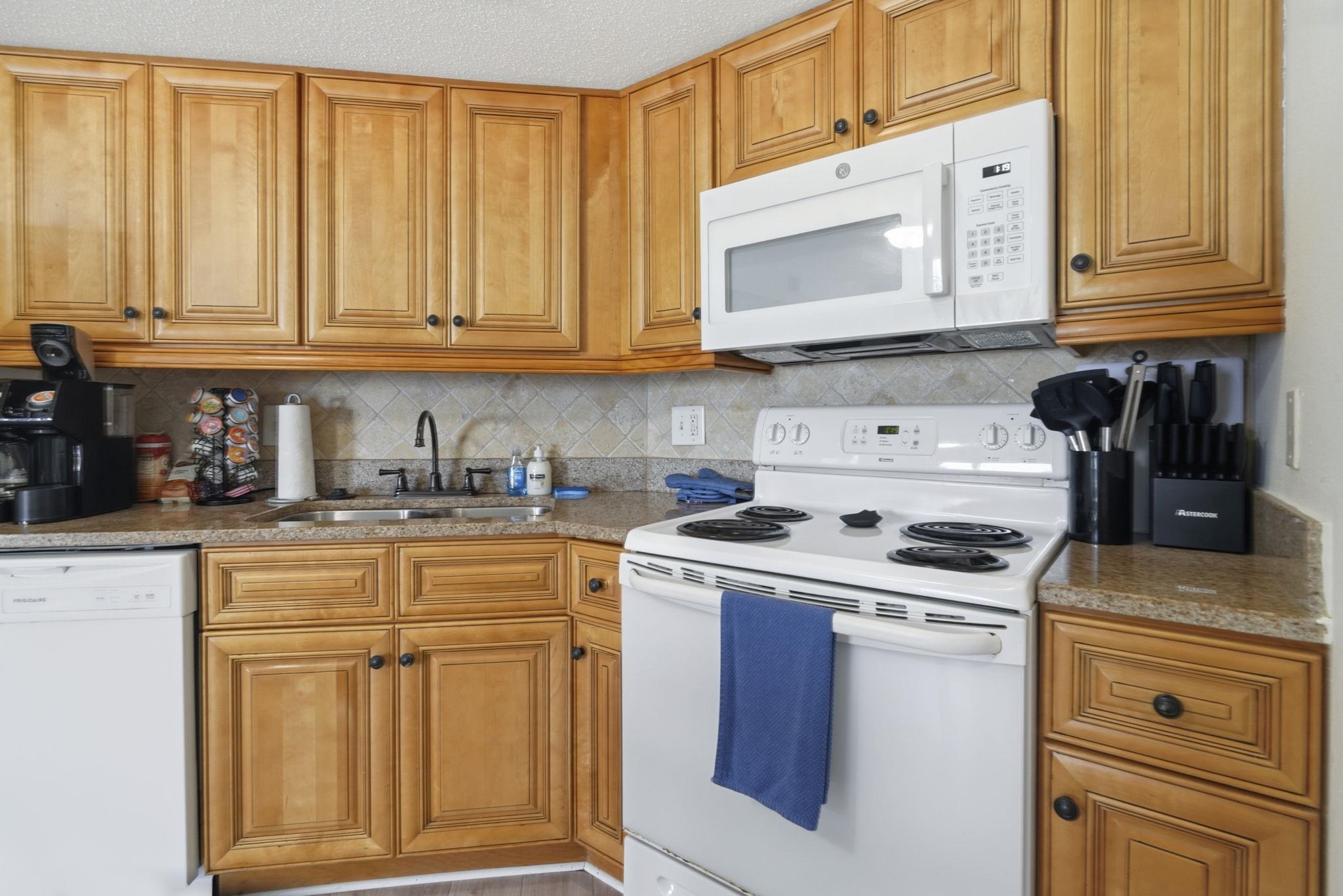 7100 Ocean Blvd. N Unit: 924
