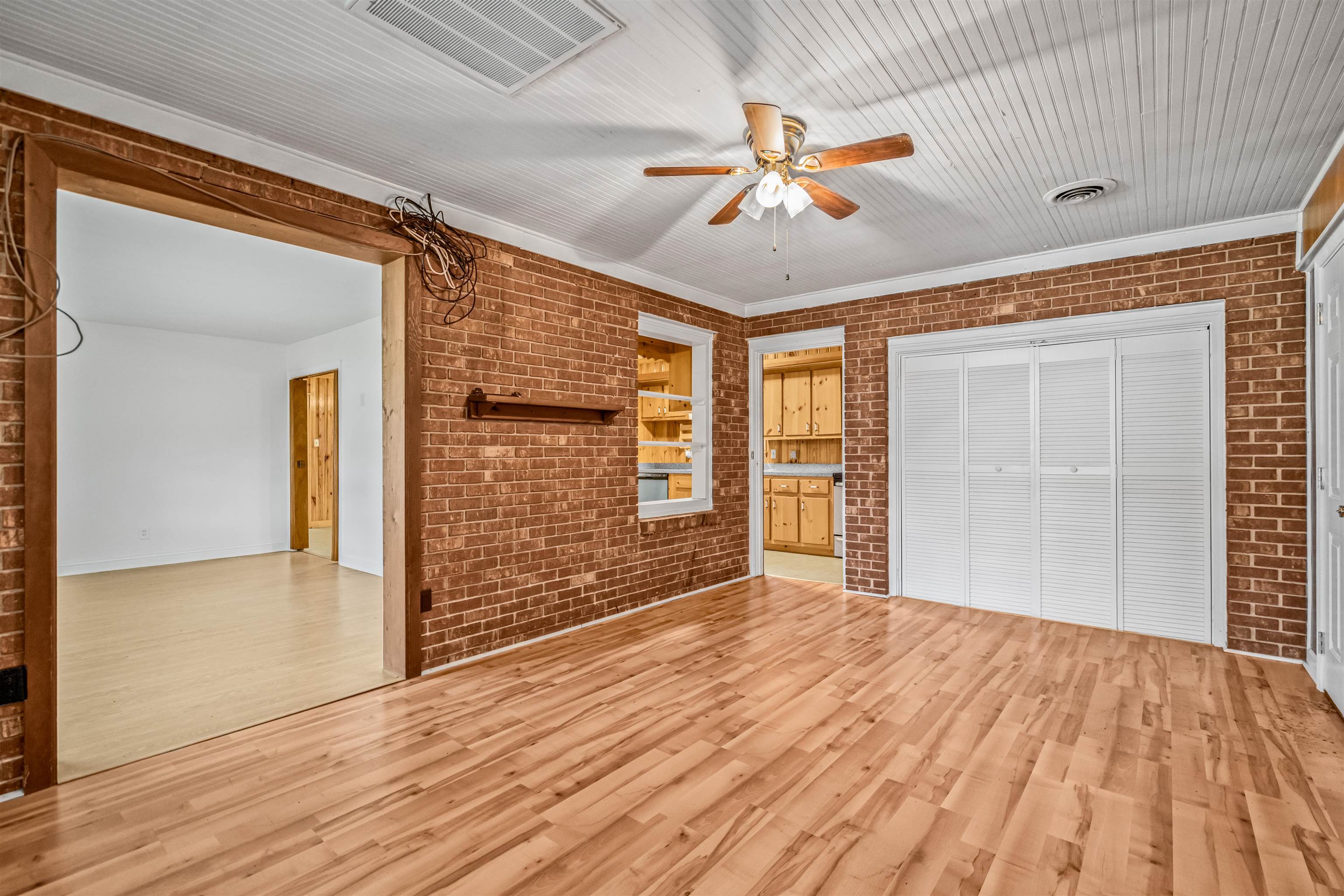 545 Hickory Ave.