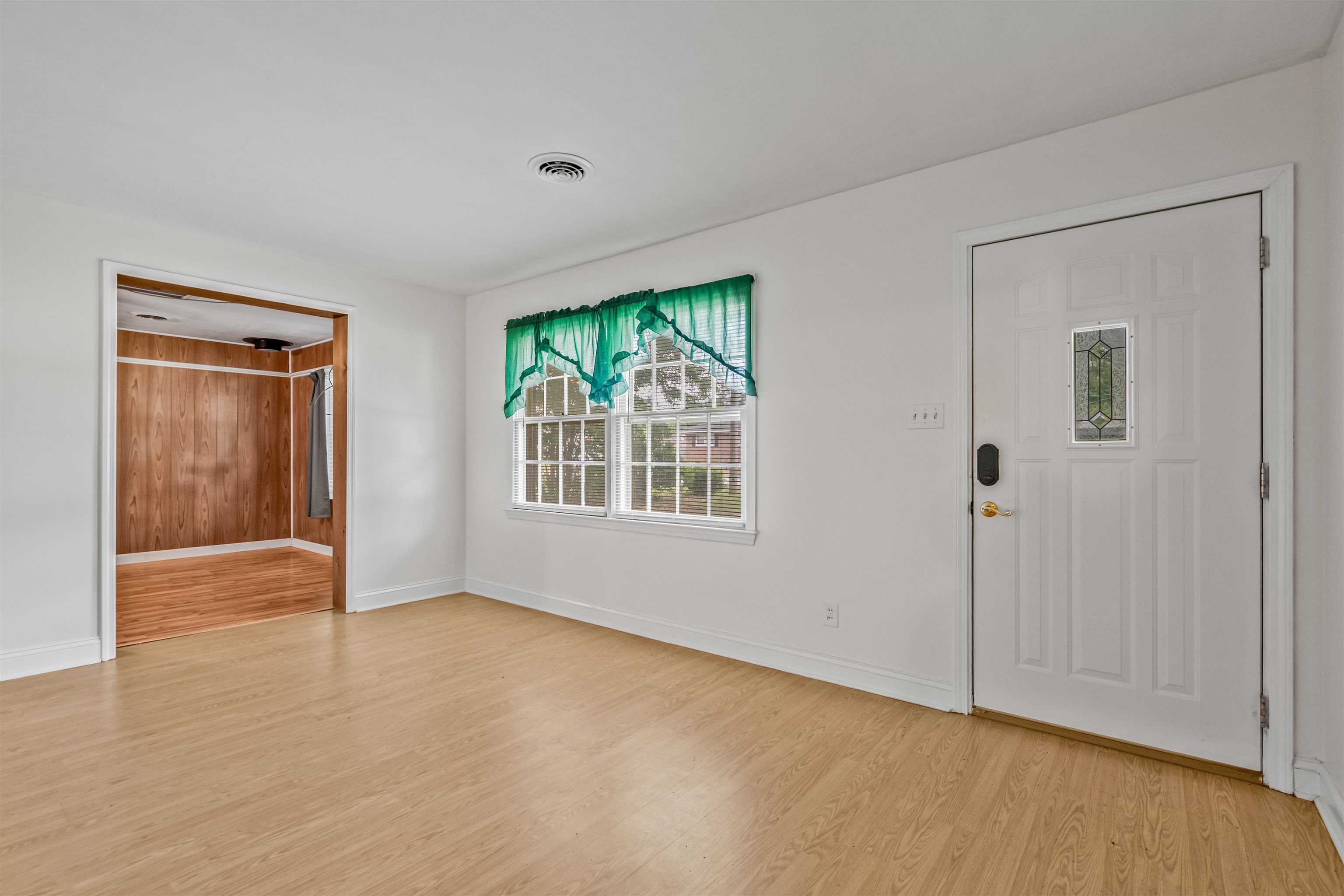 545 Hickory Ave.