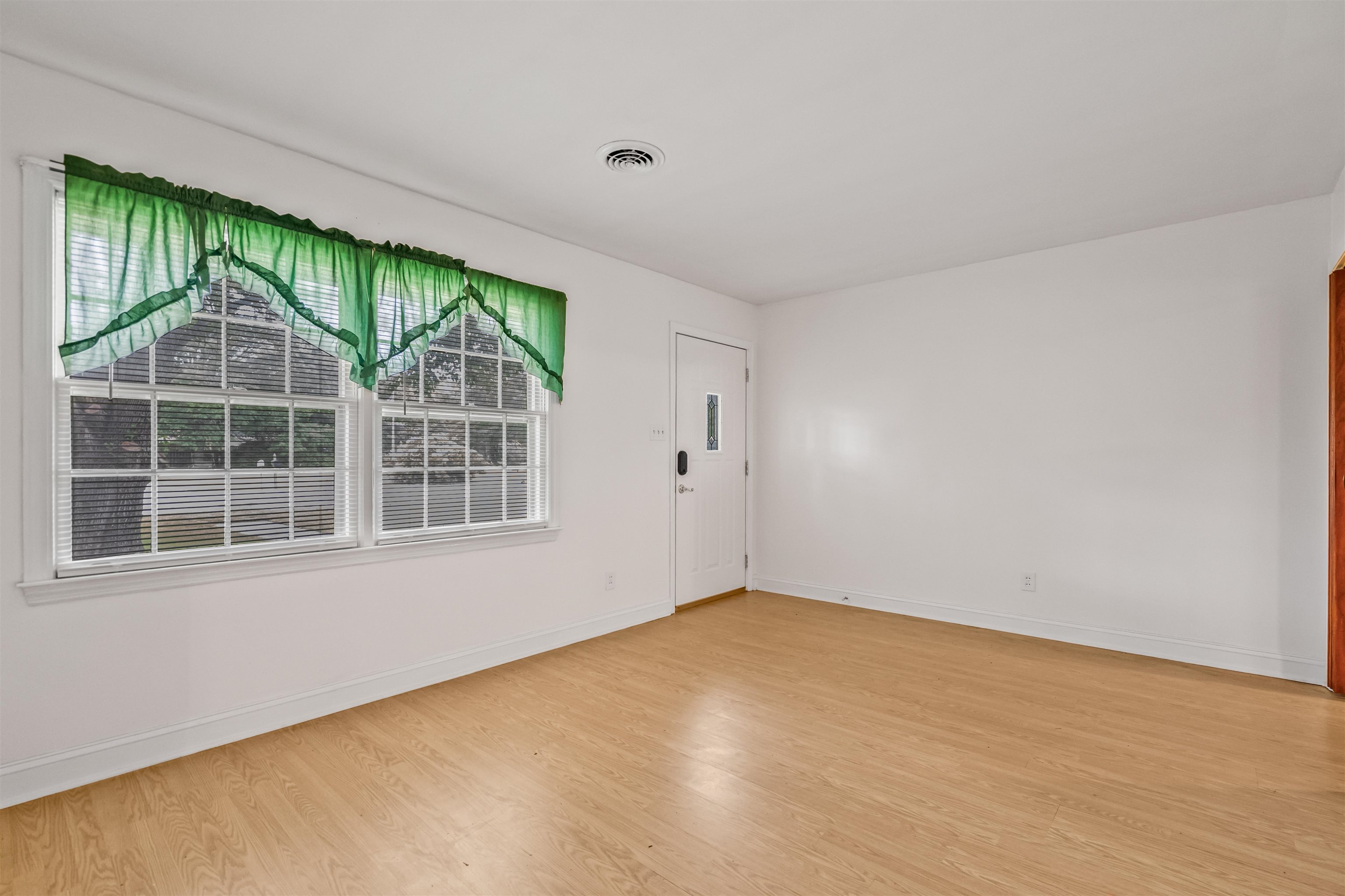 545 Hickory Ave.