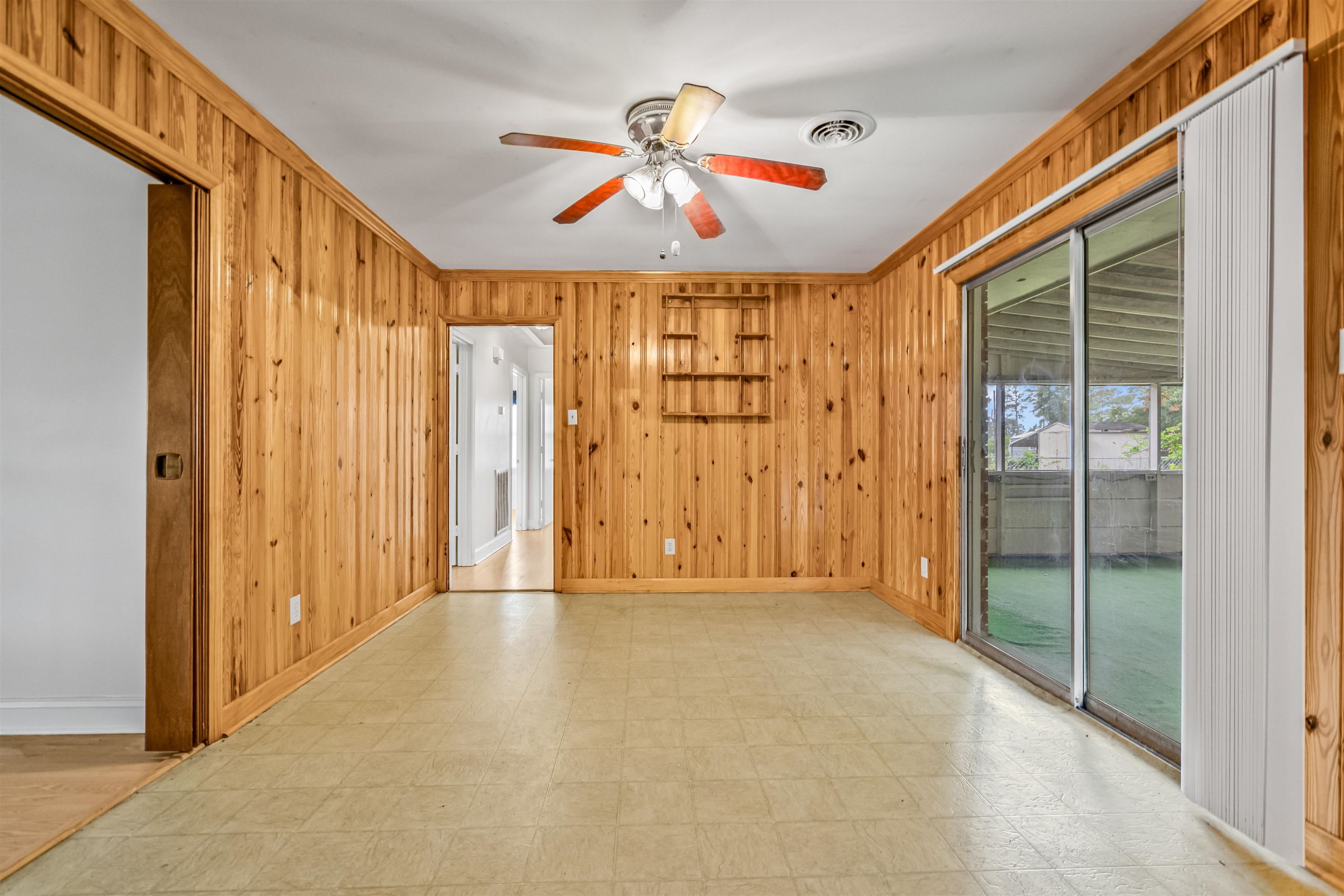 545 Hickory Ave.