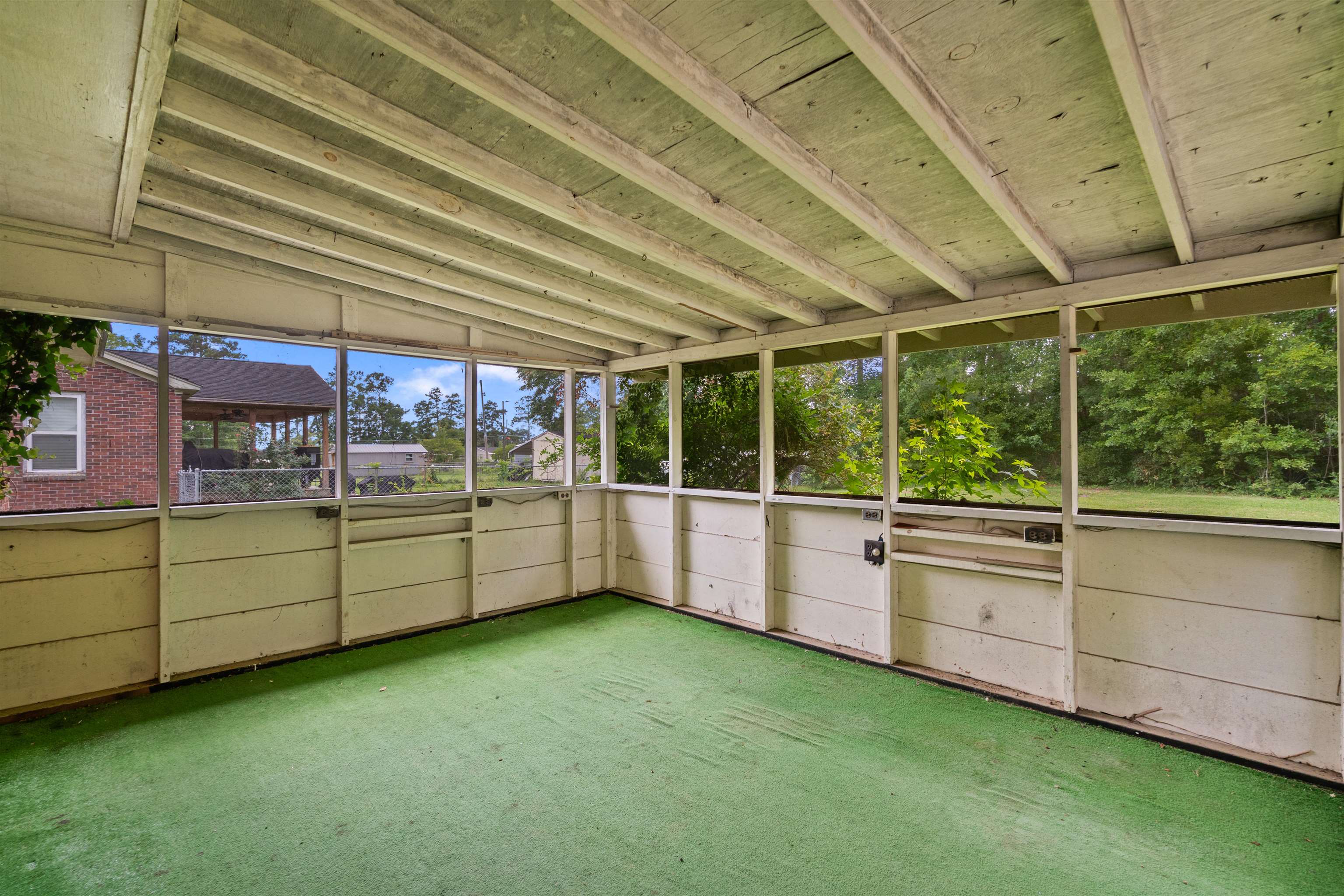 545 Hickory Ave.