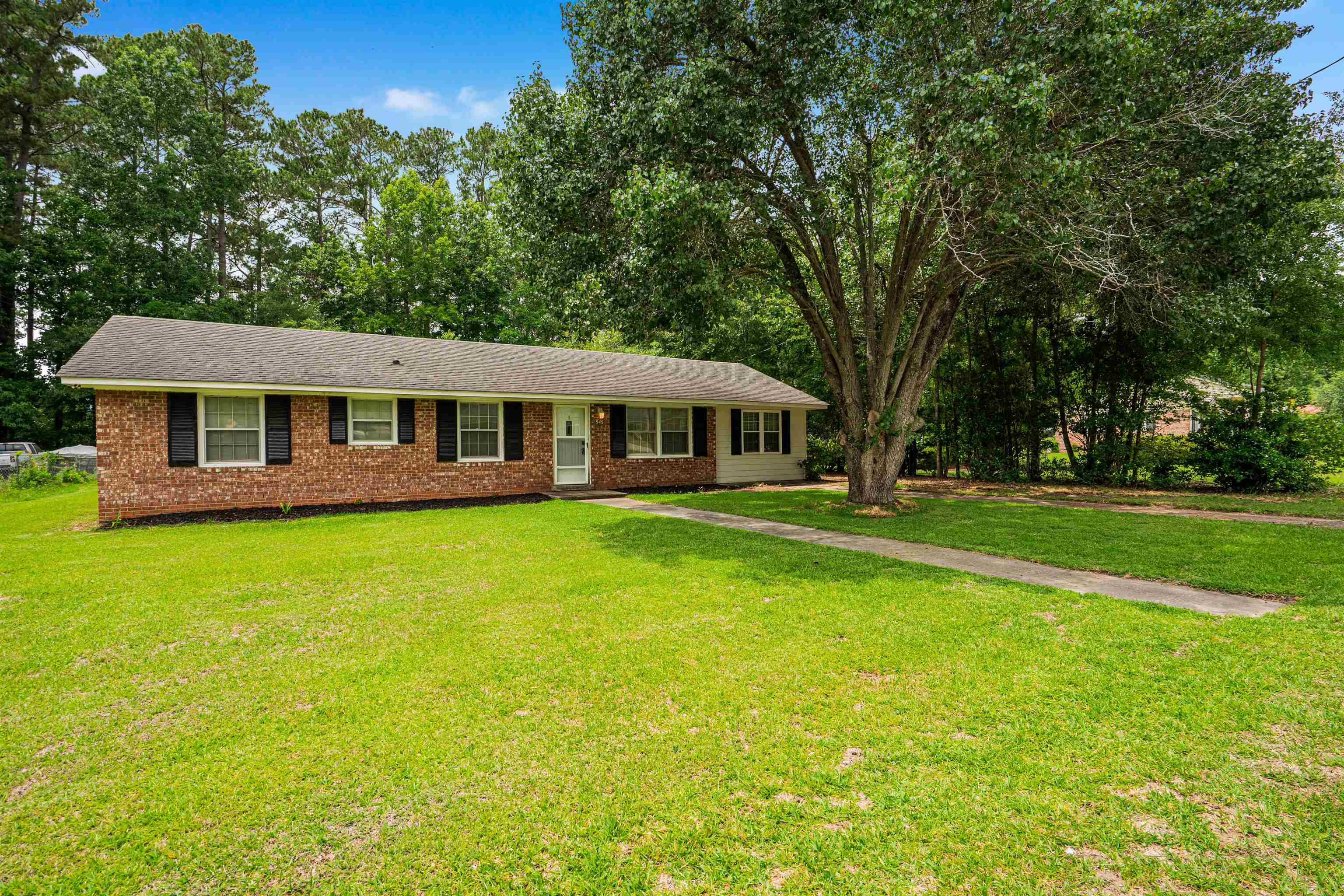 545 Hickory Ave.