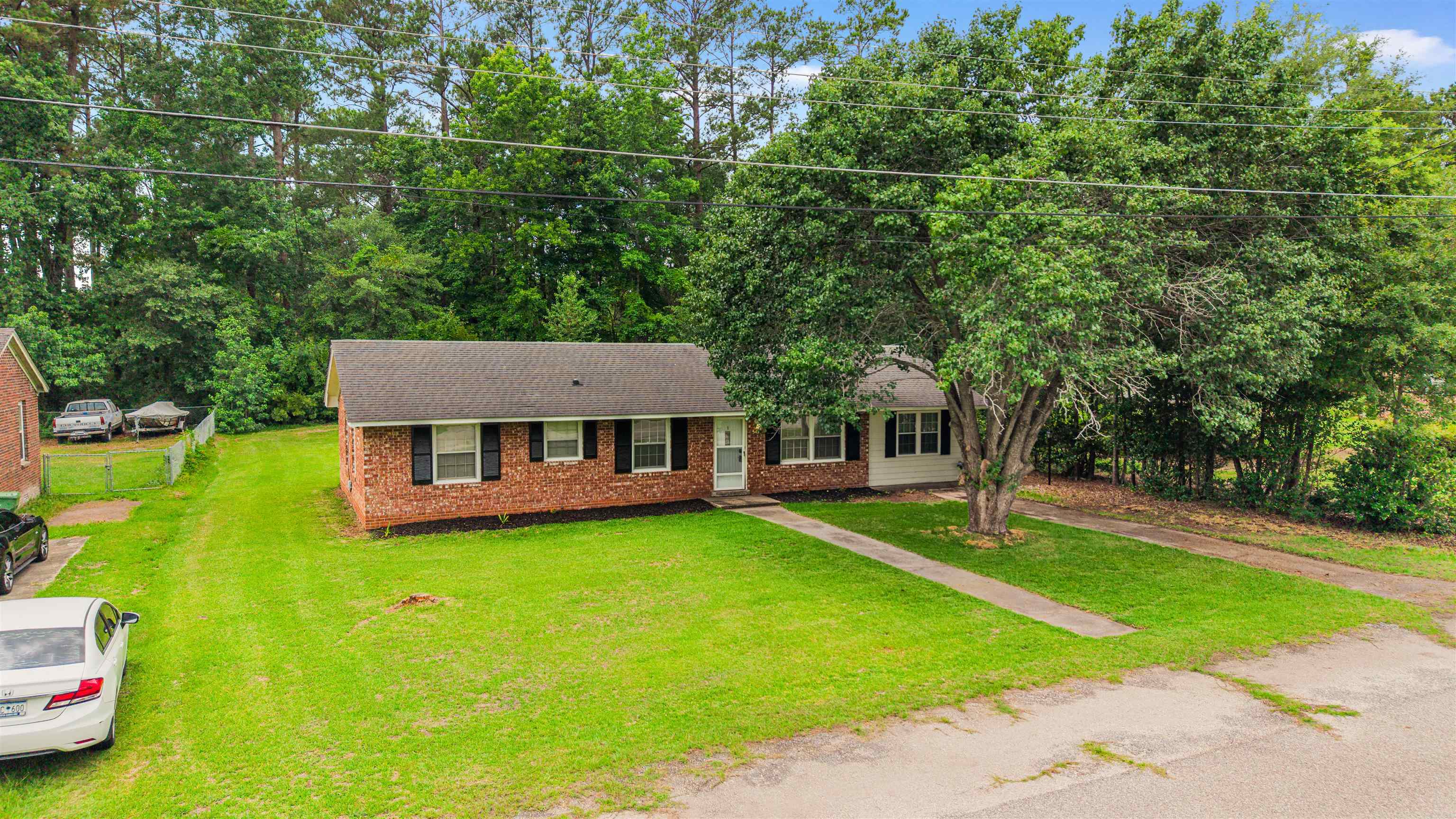 545 Hickory Ave.