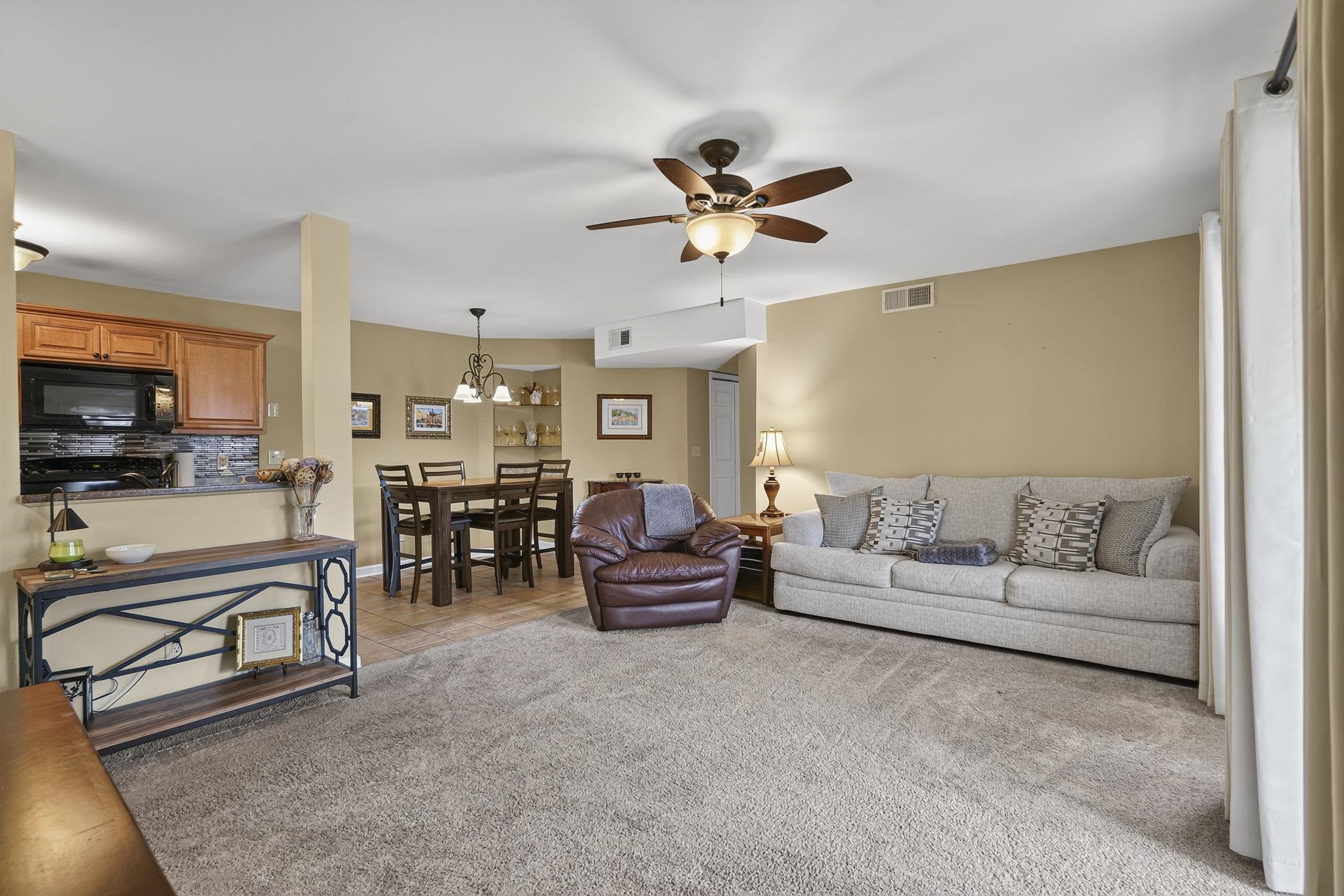 2225 Clearwater Dr. Unit: 2225-B