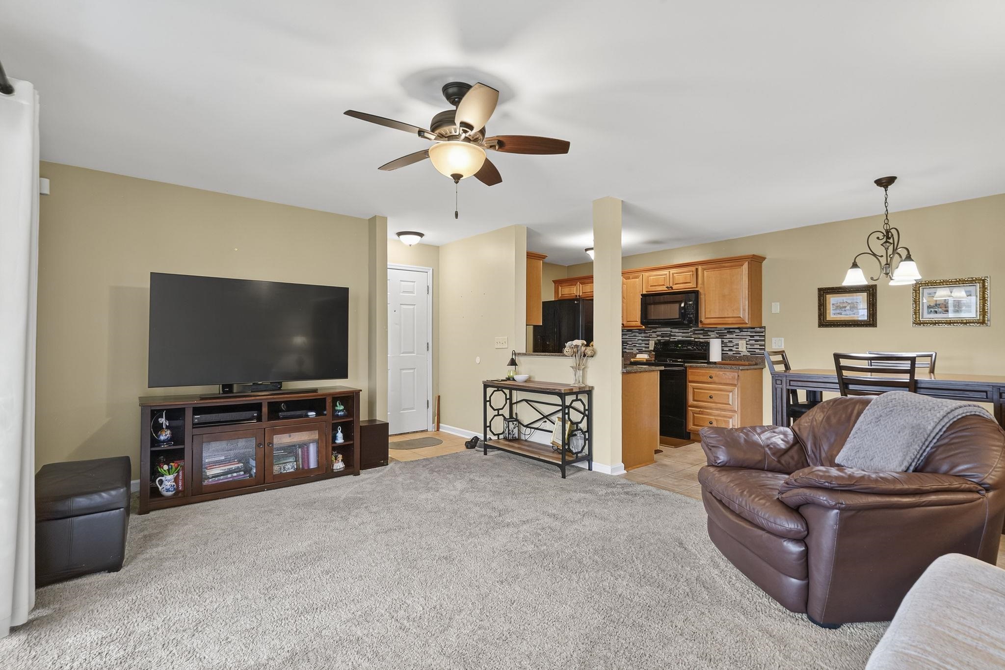 2225 Clearwater Dr. Unit: 2225-B