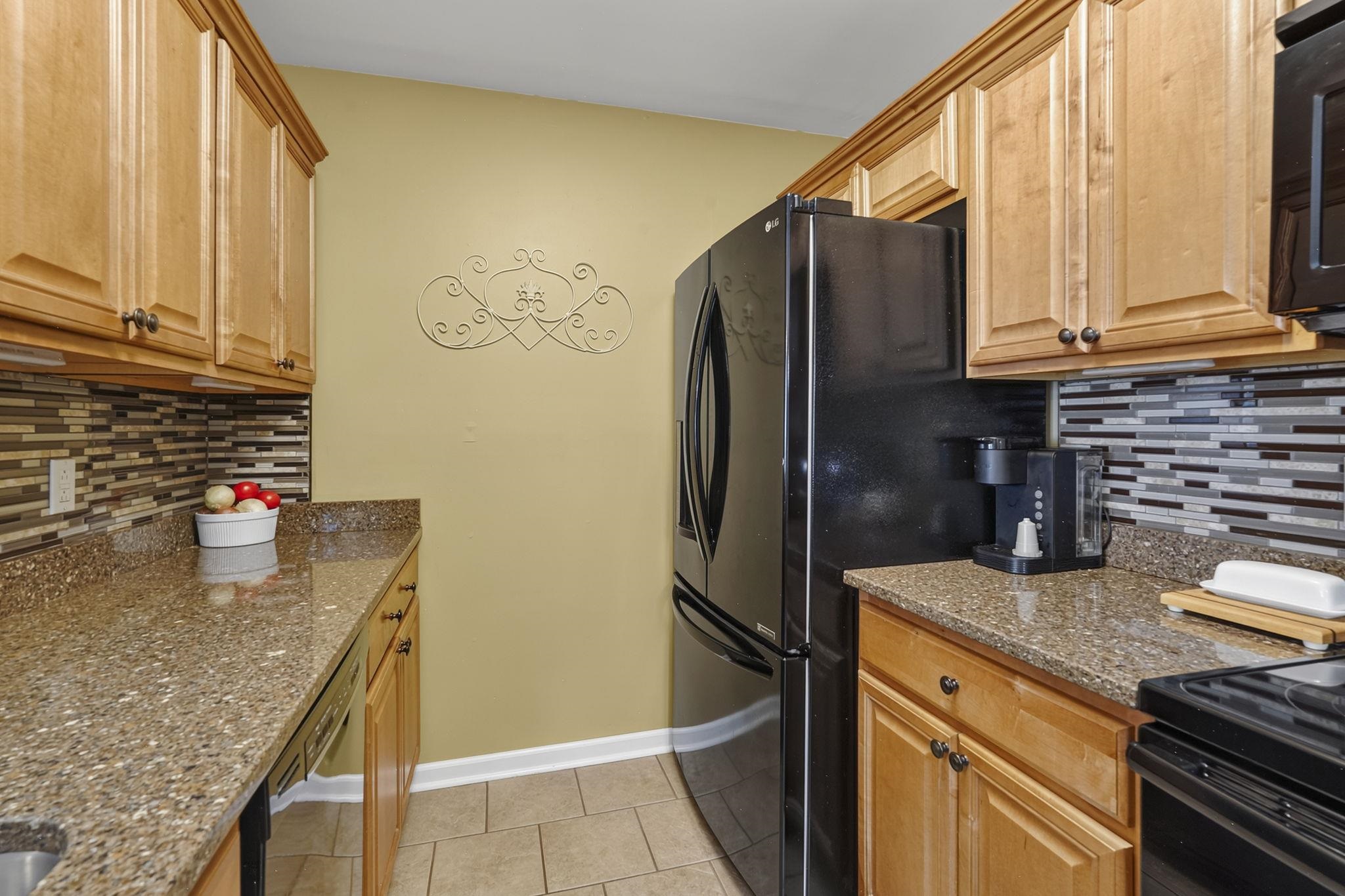 2225 Clearwater Dr. Unit: 2225-B