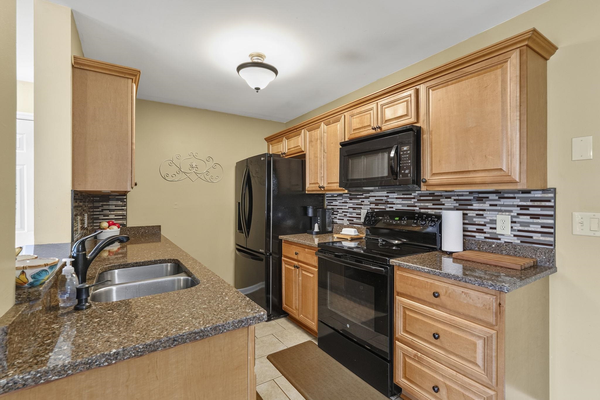2225 Clearwater Dr. Unit: 2225-B