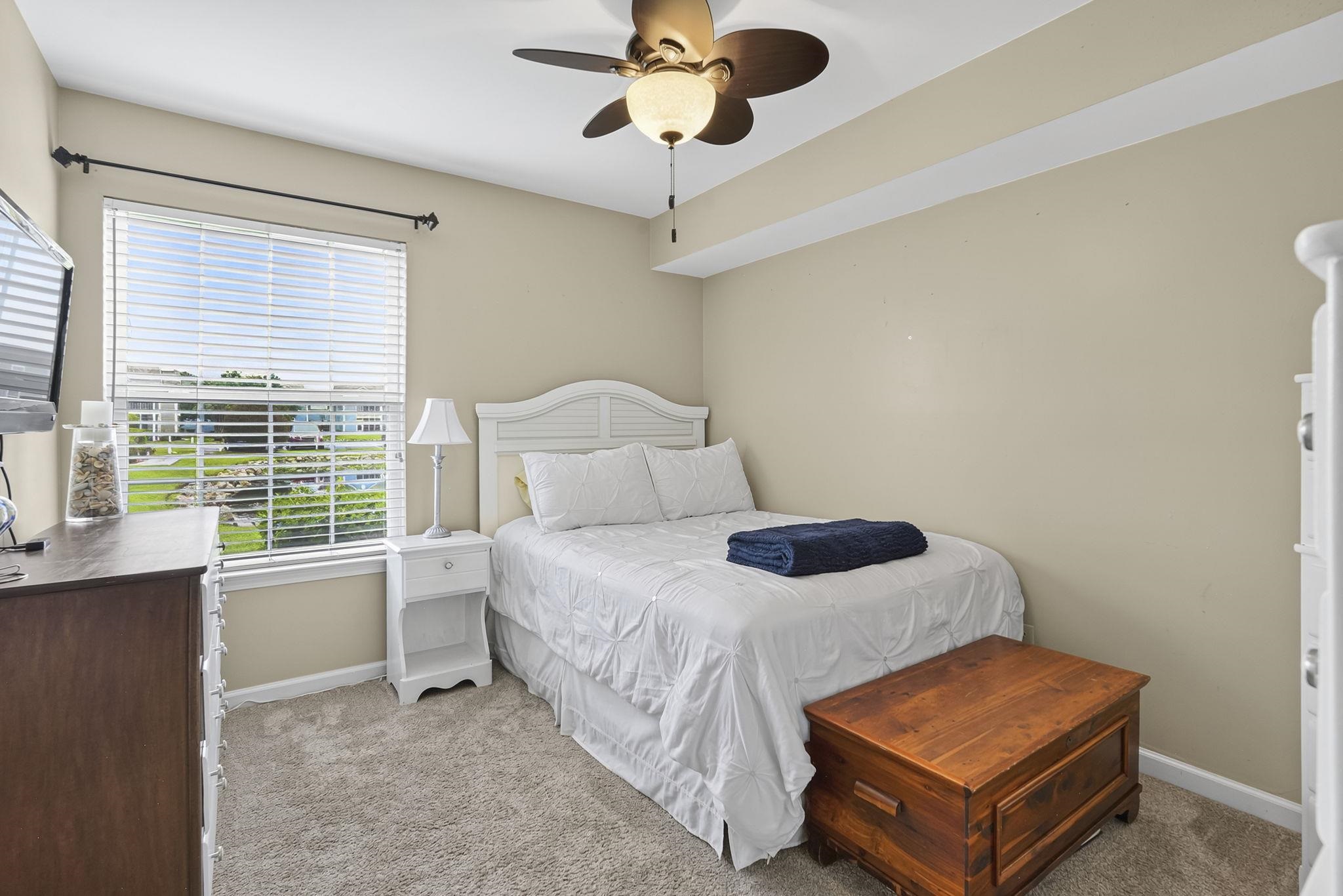 2225 Clearwater Dr. Unit: 2225-B