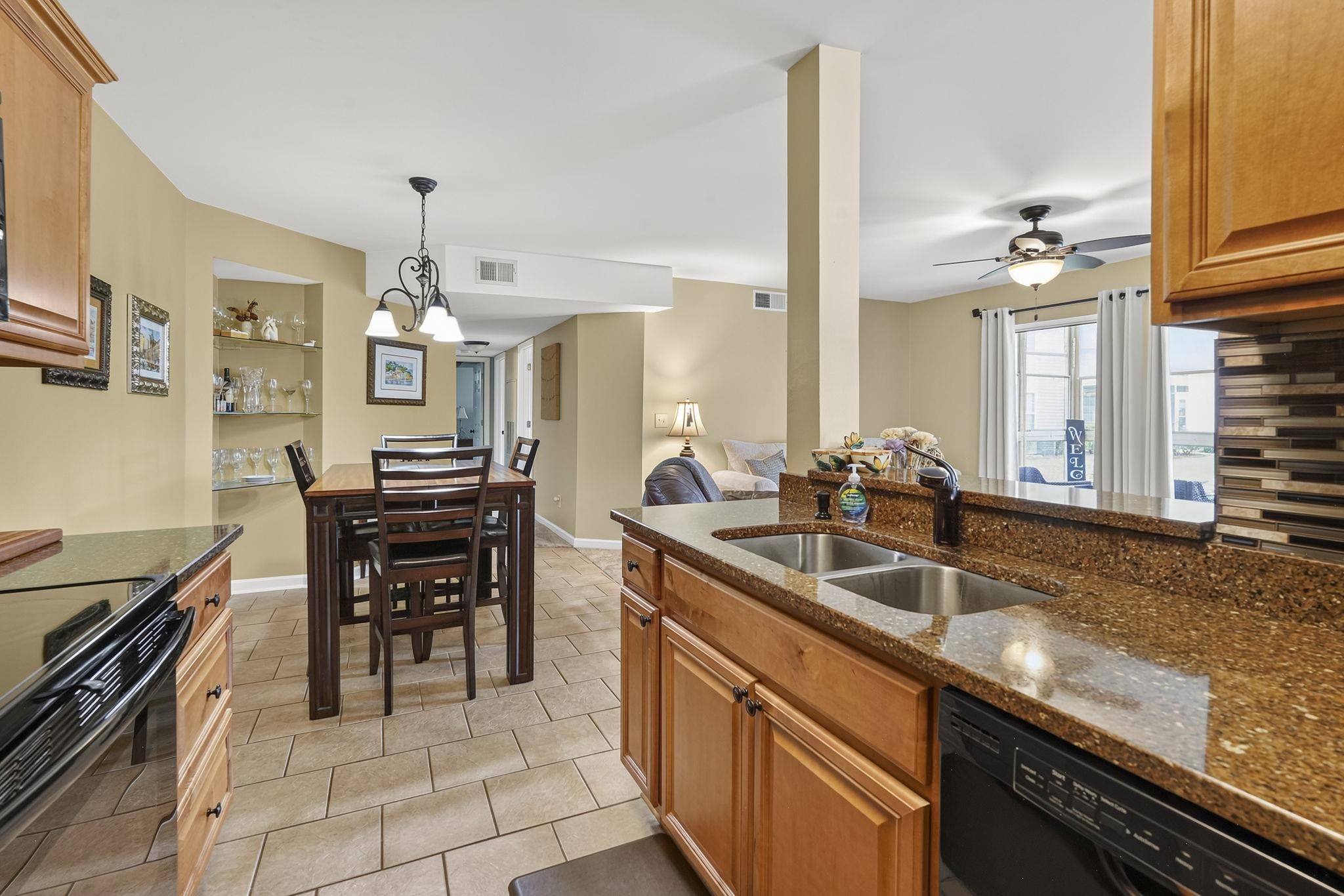 2225 Clearwater Dr. Unit: 2225-B