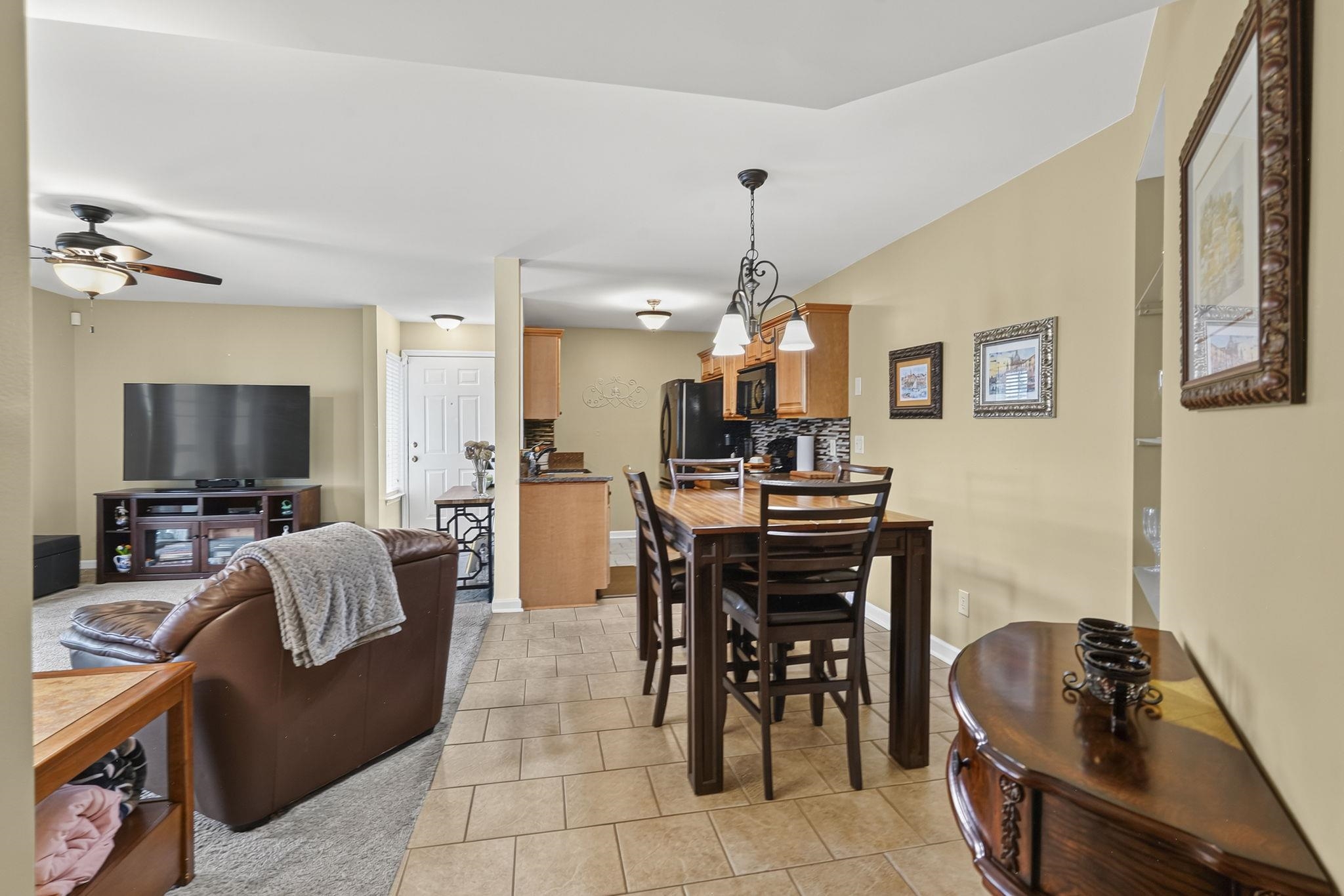 2225 Clearwater Dr. Unit: 2225-B