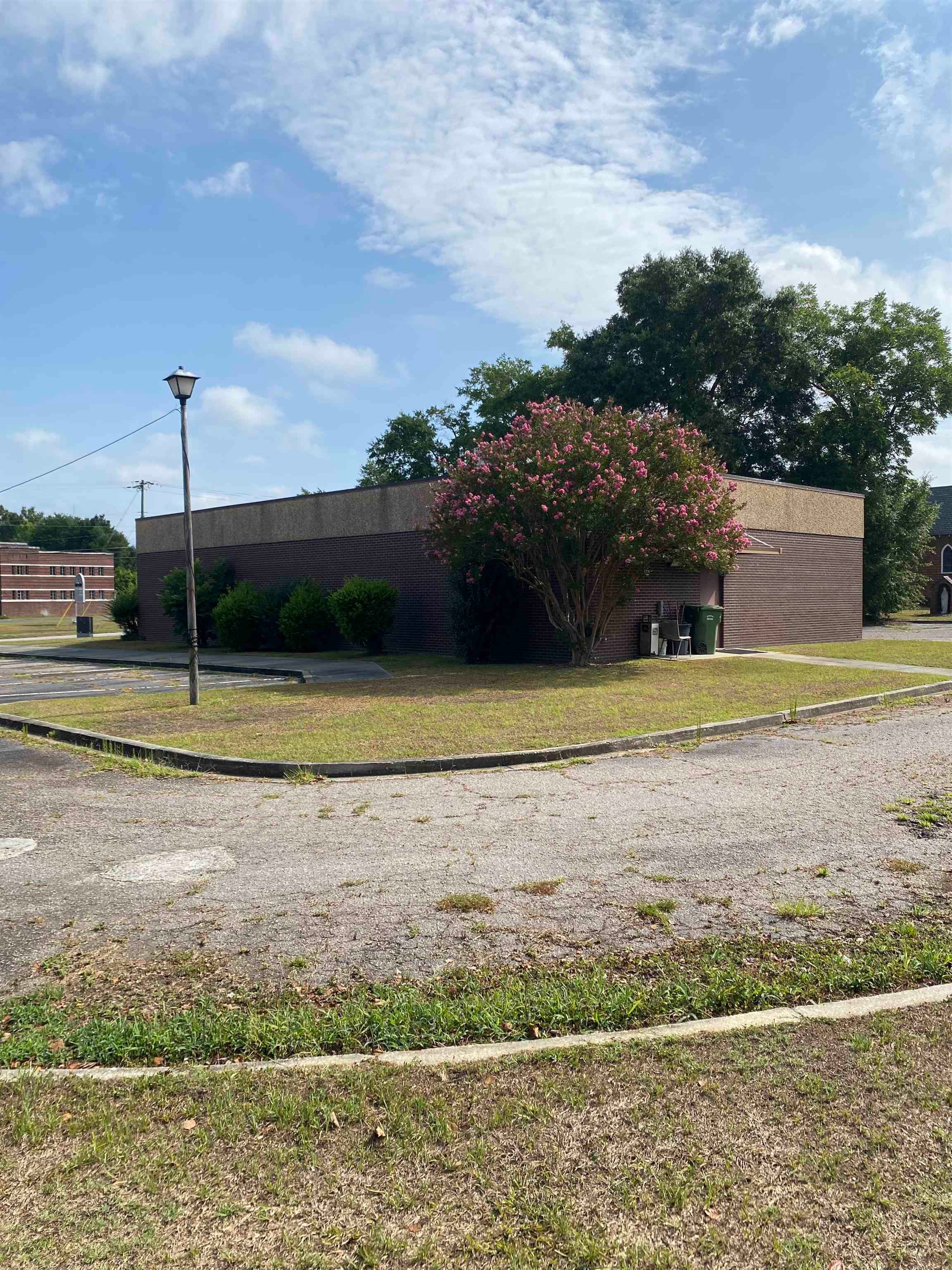 318 E Main St.