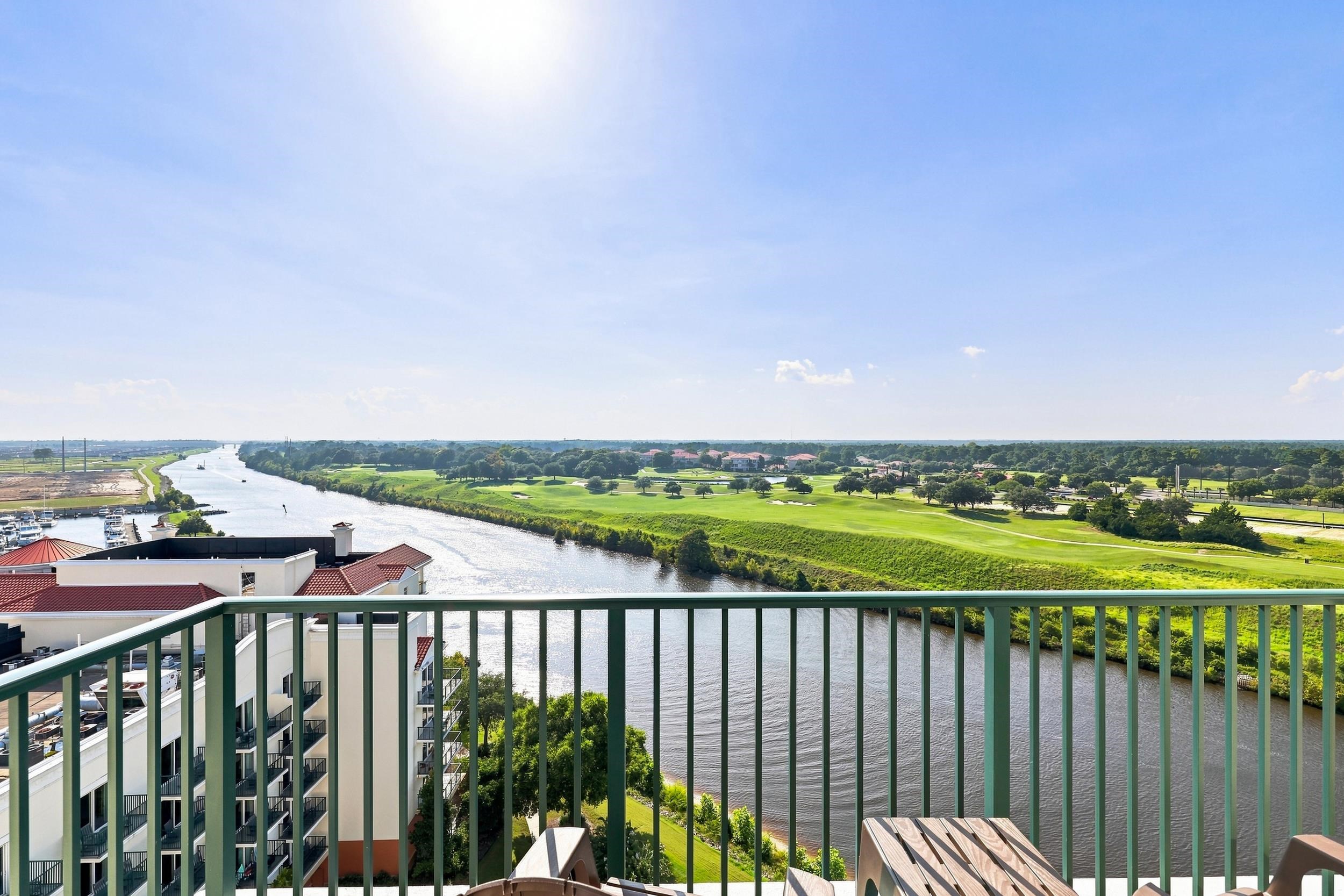 8121 Amalfi Pl. Unit: PH 4-1202