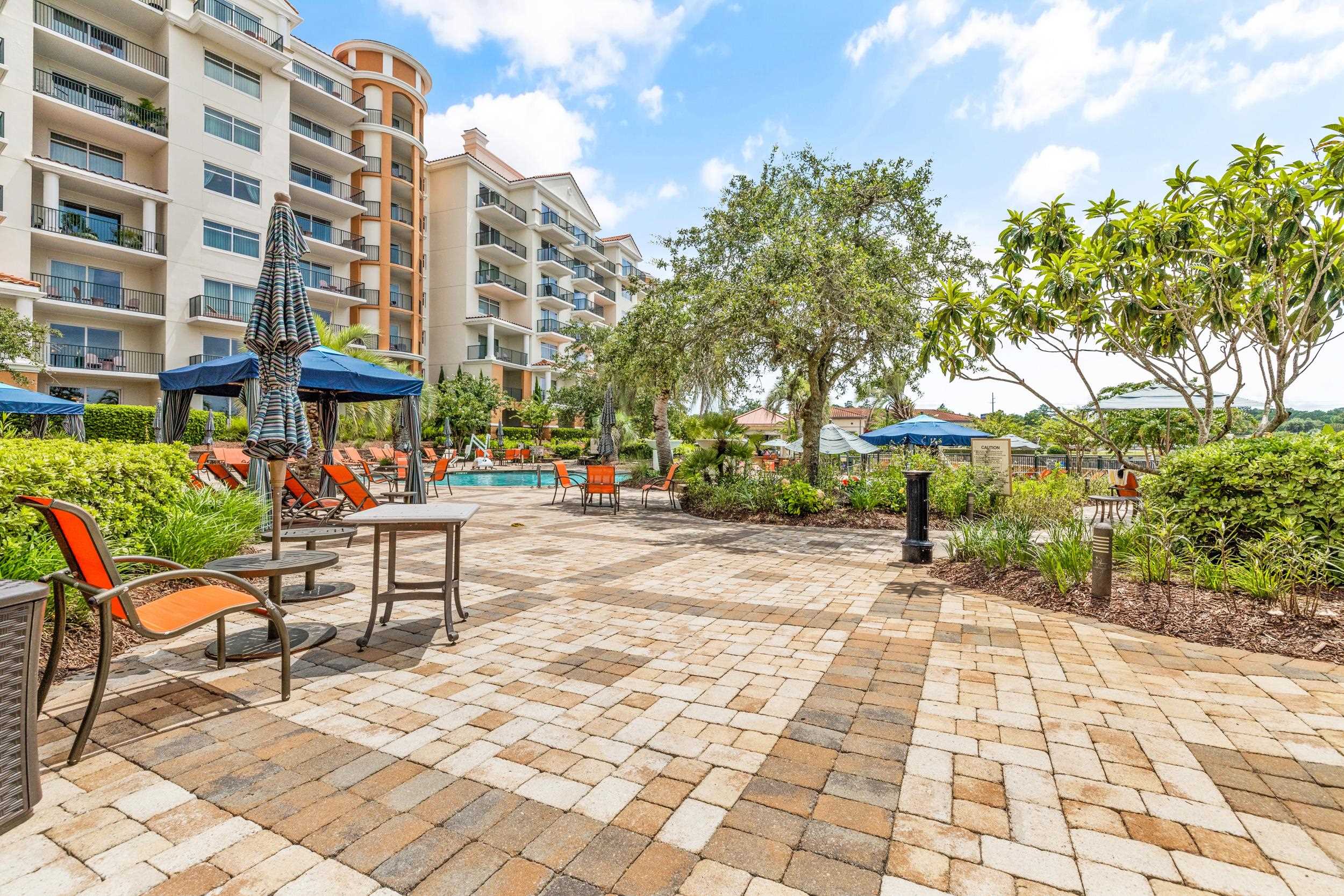 8121 Amalfi Pl. Unit: PH 4-1202