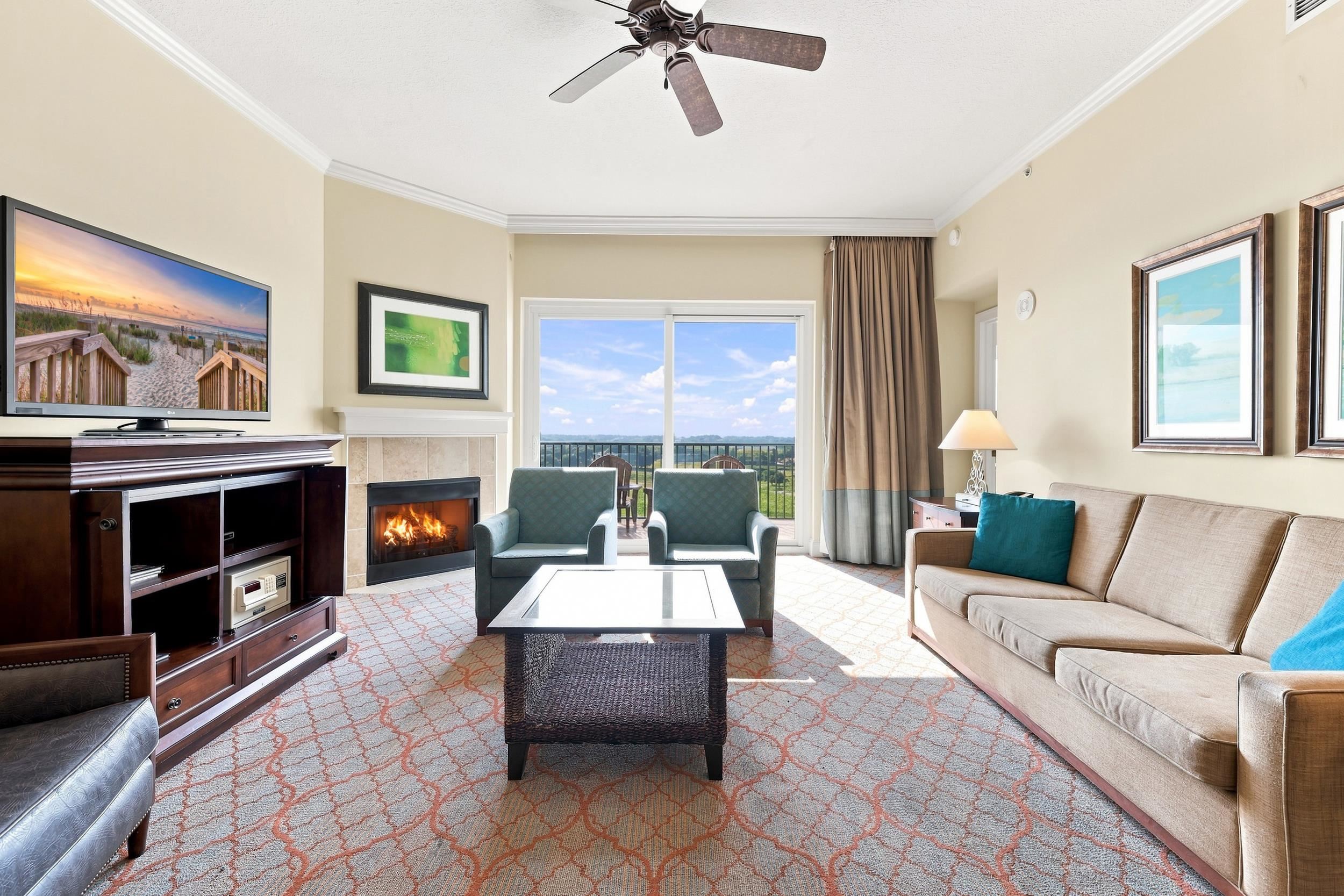 8121 Amalfi Pl. Unit: PH 4-1202