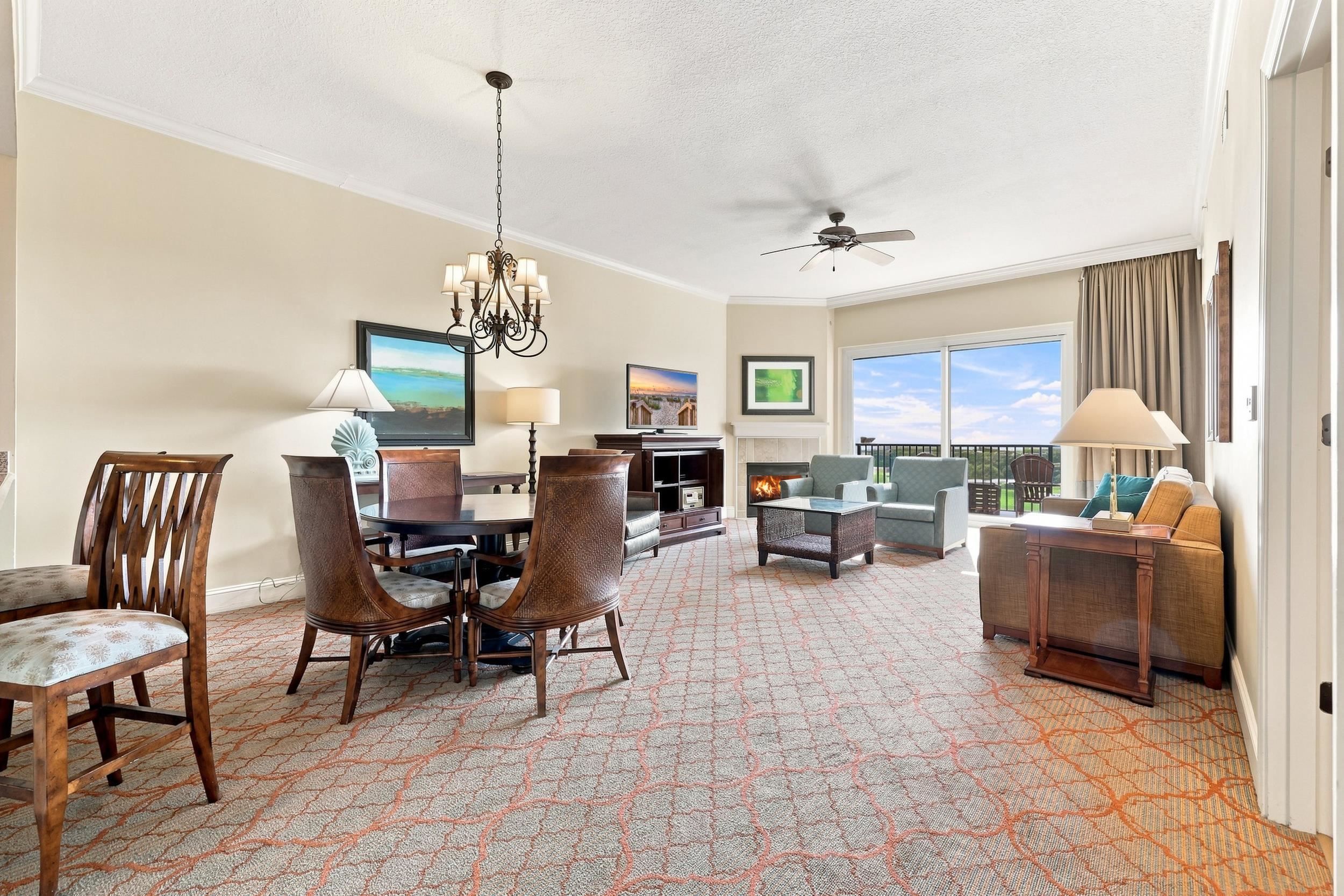 8121 Amalfi Pl. Unit: PH 4-1202