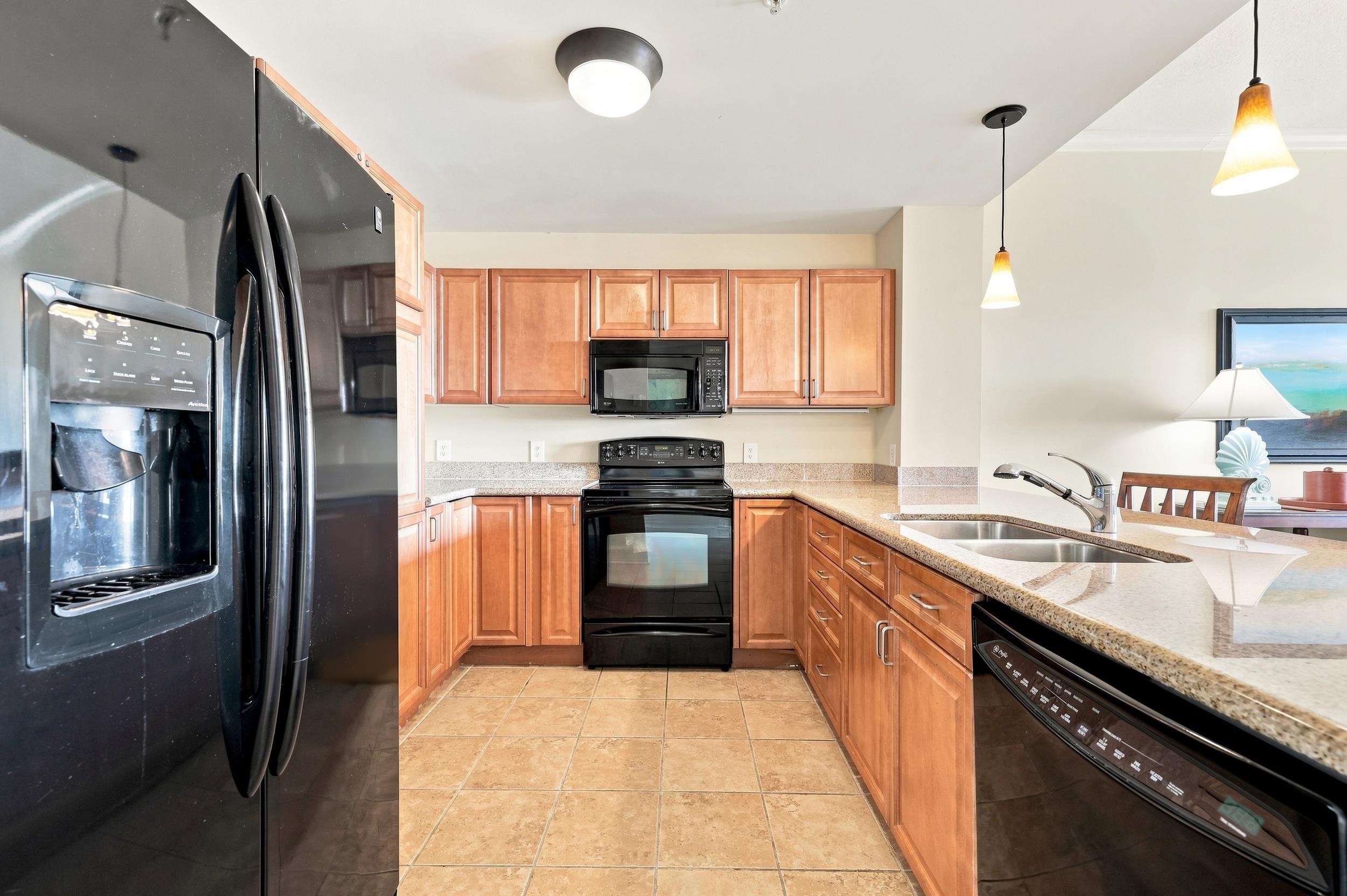 8121 Amalfi Pl. Unit: PH 4-1202