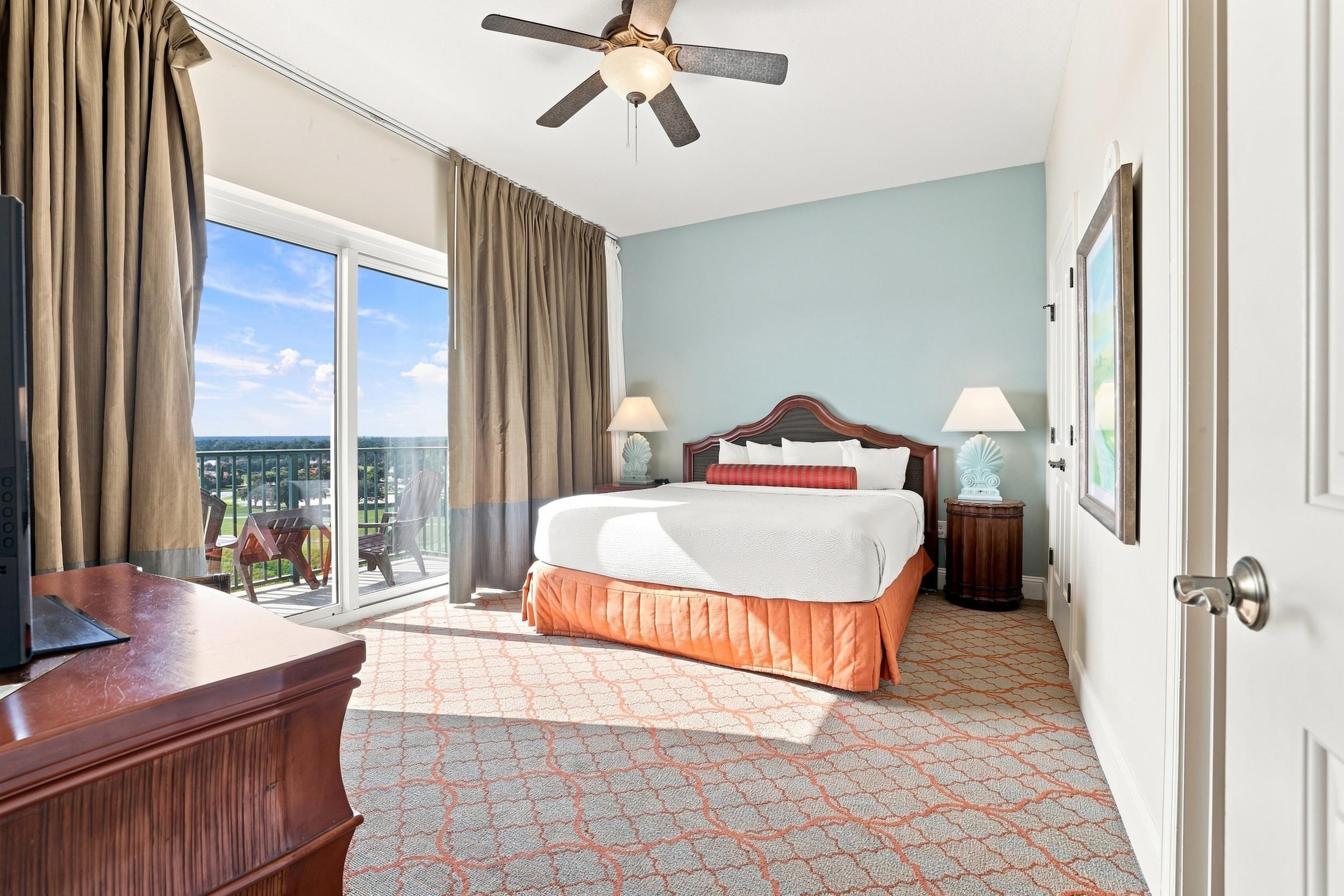 8121 Amalfi Pl. Unit: PH 4-1202